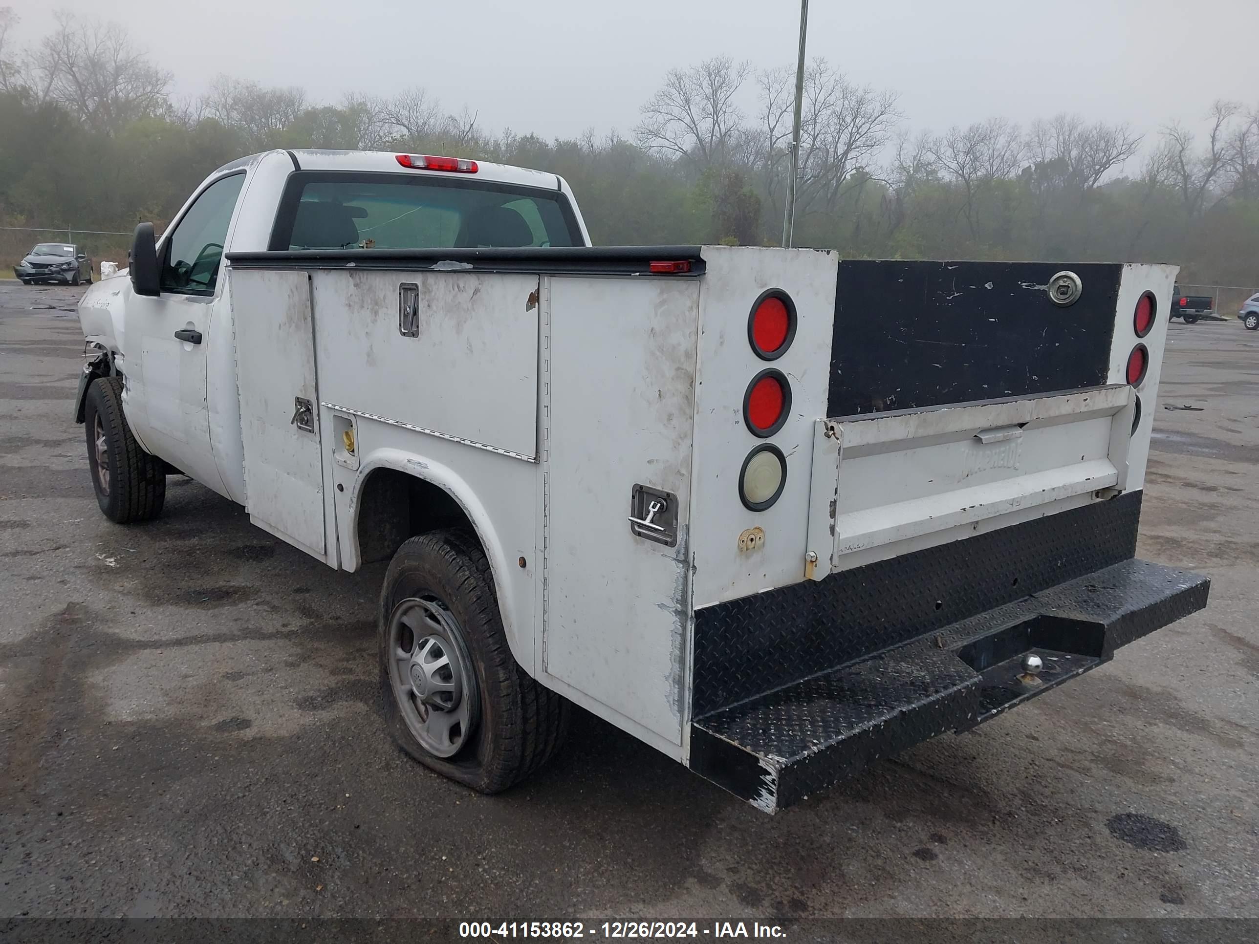 CHEVROLET SILVERADO image 3