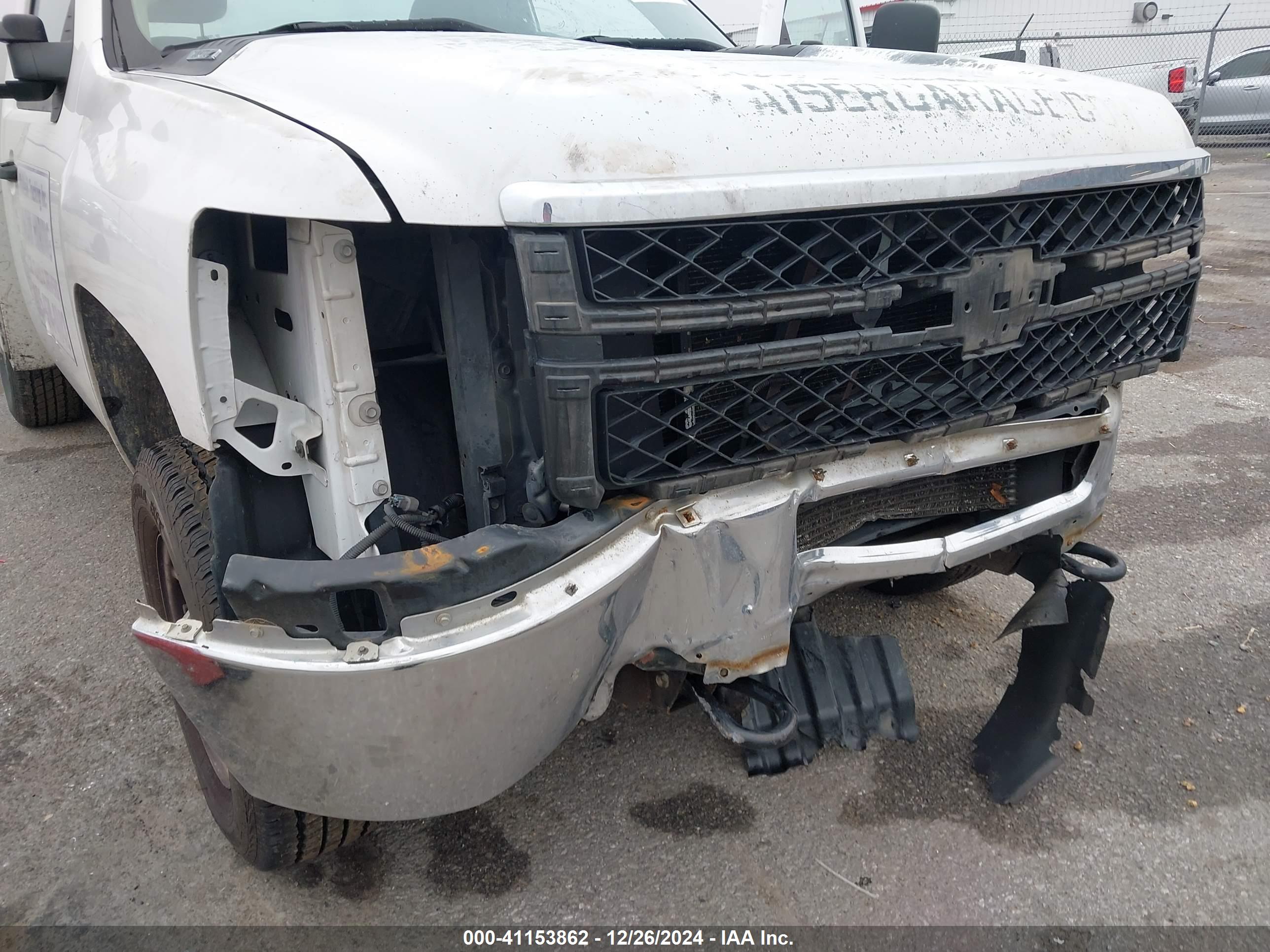 CHEVROLET SILVERADO image 6