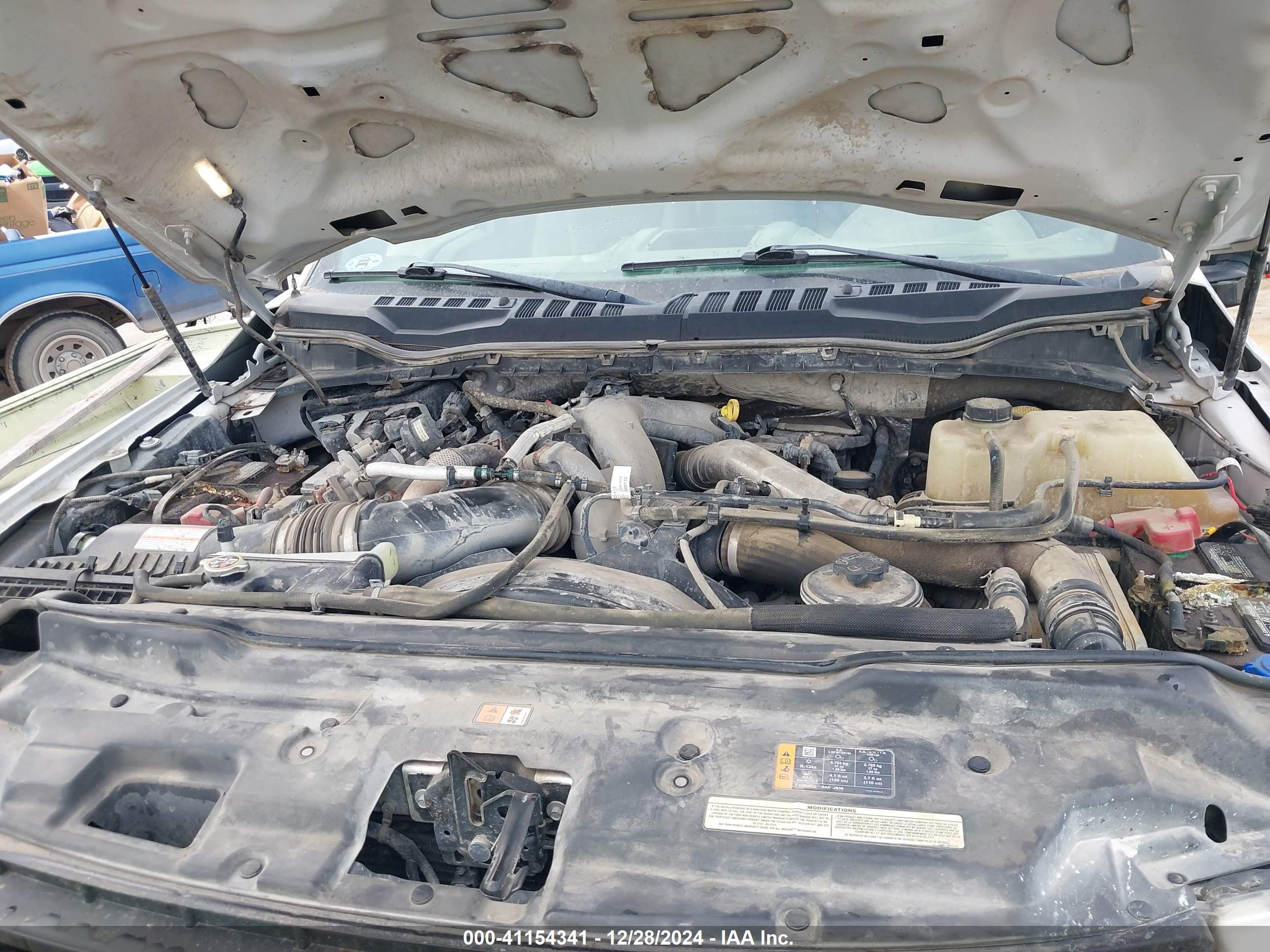 FORD F-550 image 10