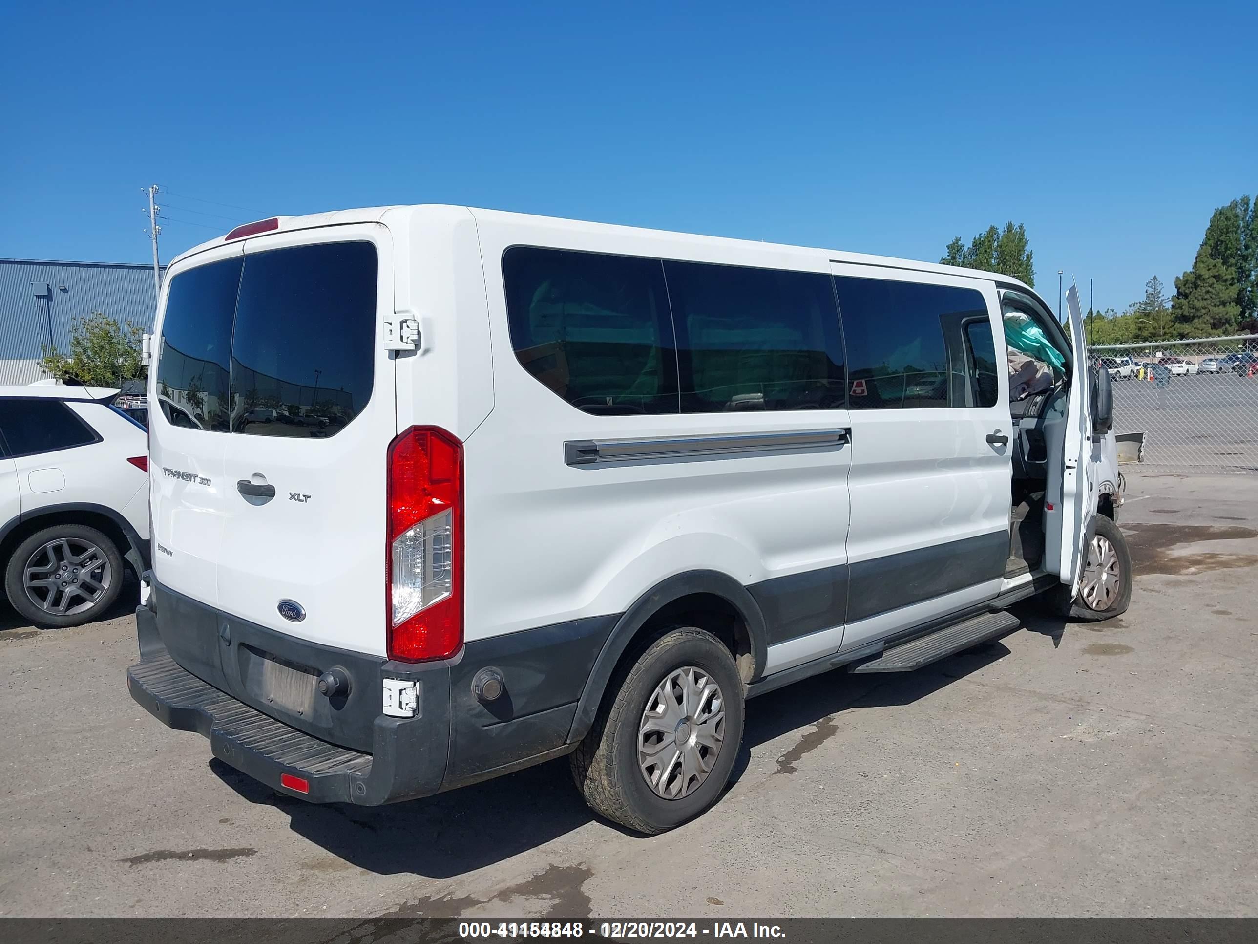 FORD TRANSIT-350 image 4