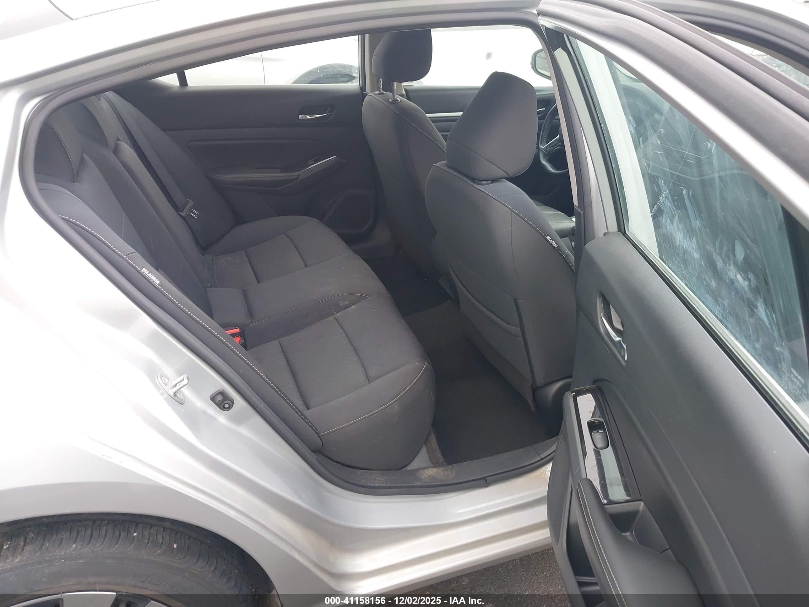 NISSAN ALTIMA image 8