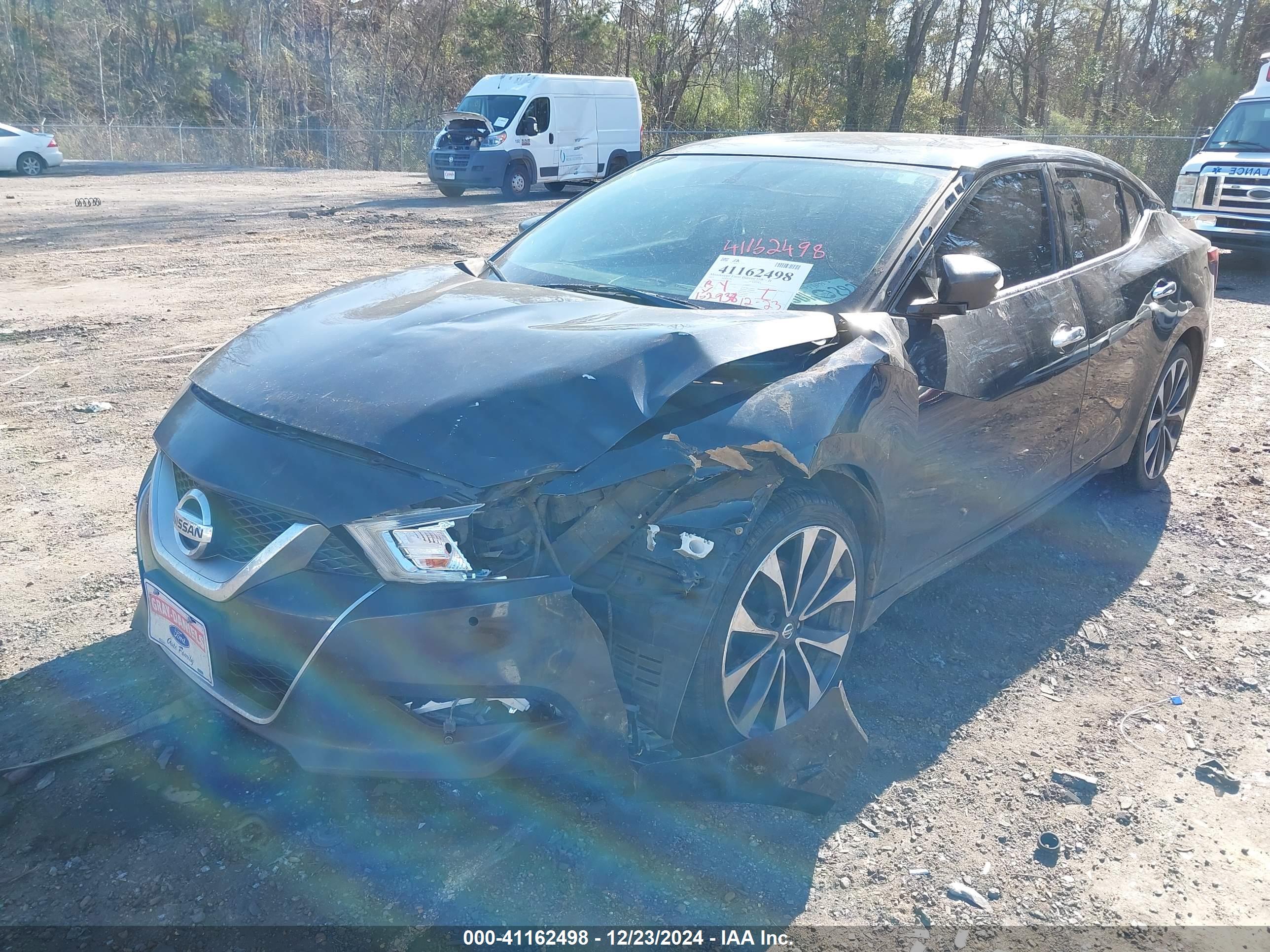 NISSAN MAXIMA image 6