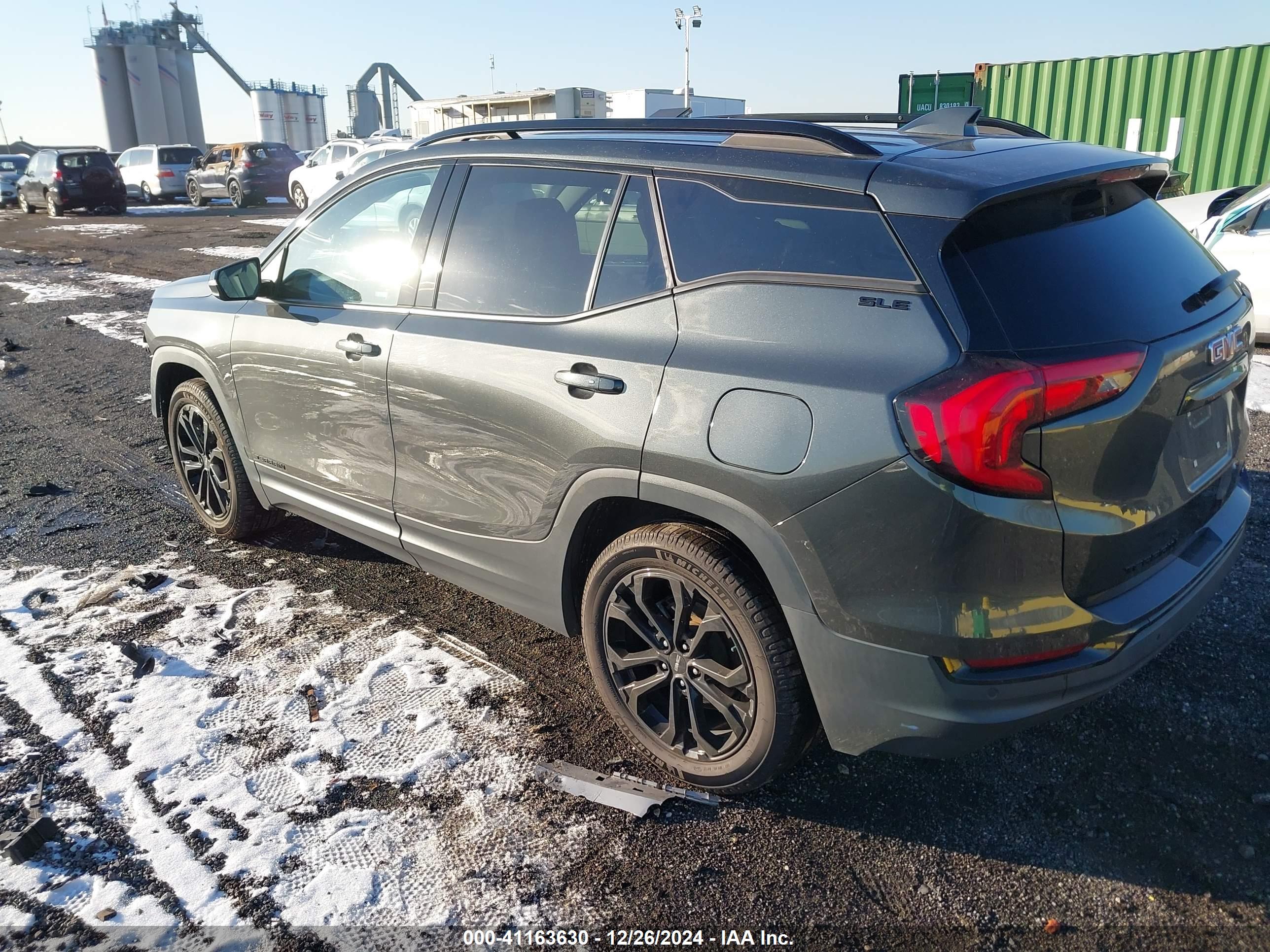 GMC TERRAIN image 3
