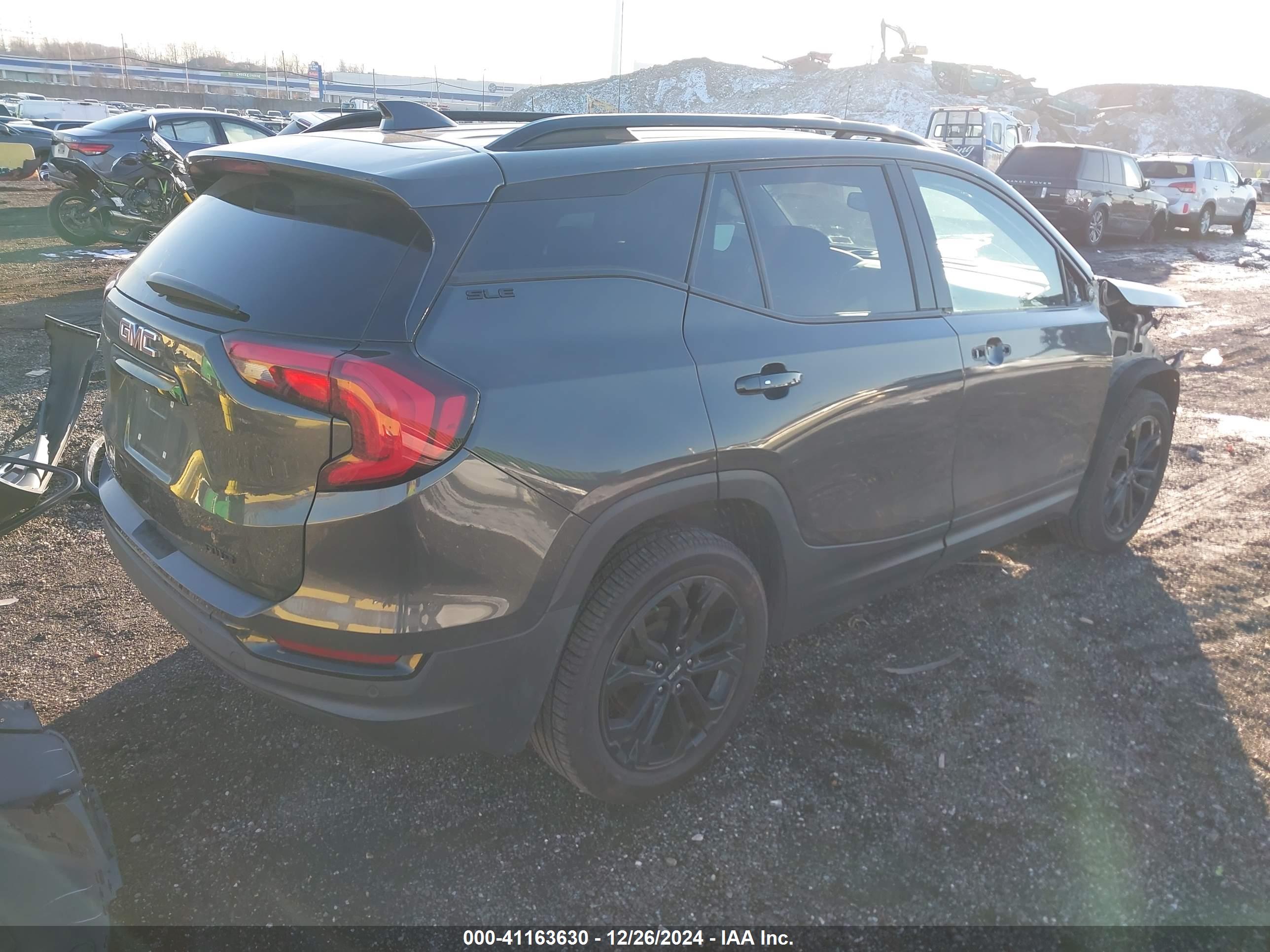 GMC TERRAIN image 4