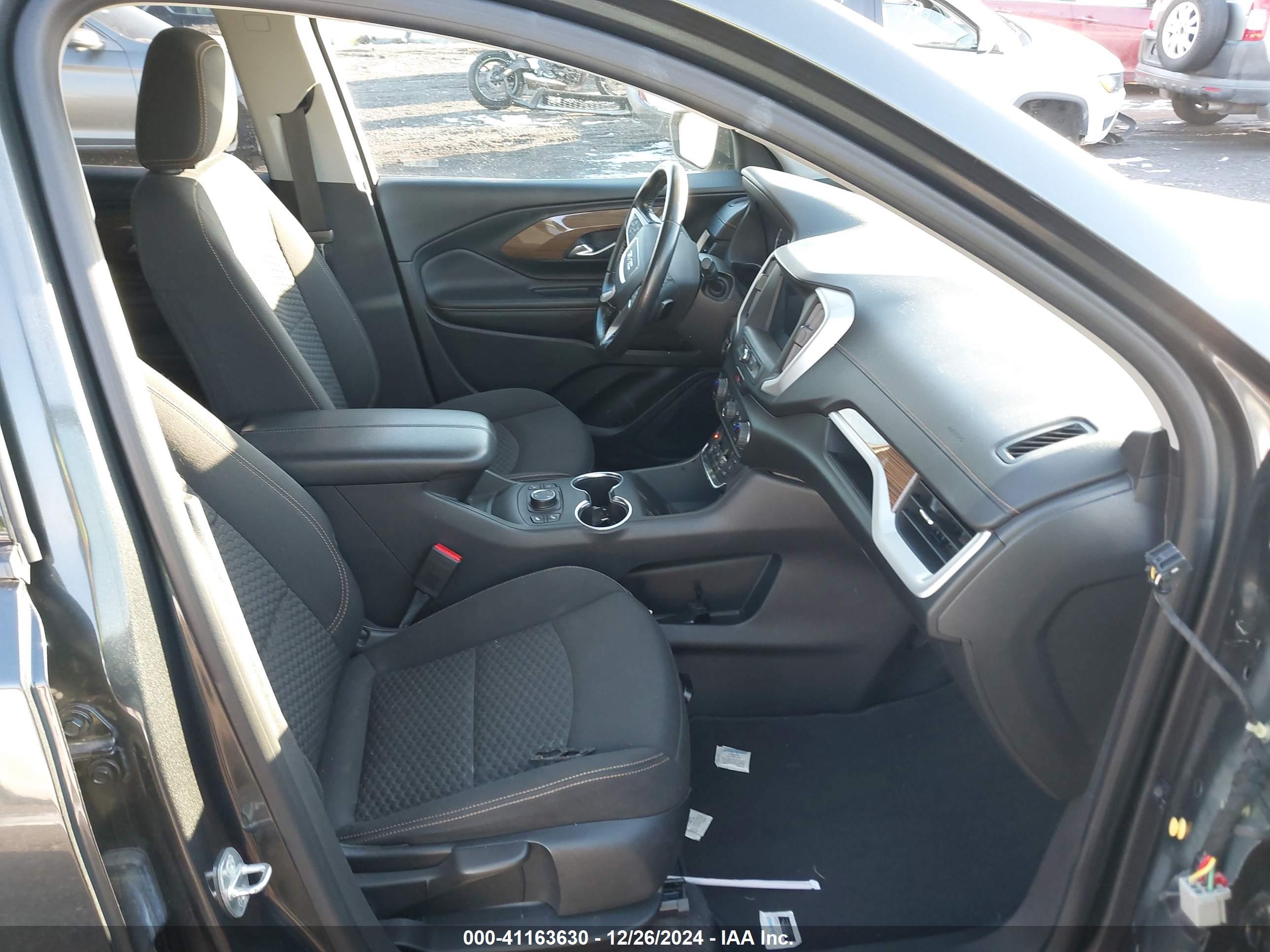 GMC TERRAIN image 5