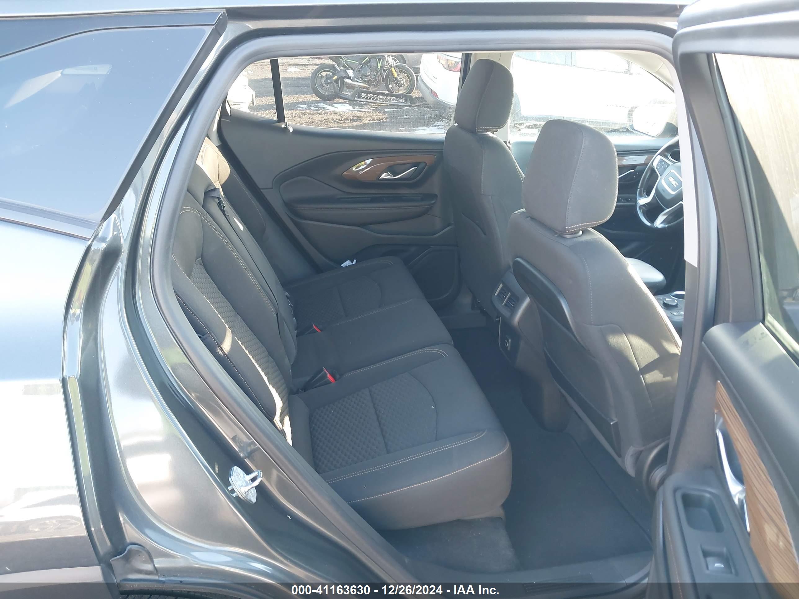GMC TERRAIN image 8
