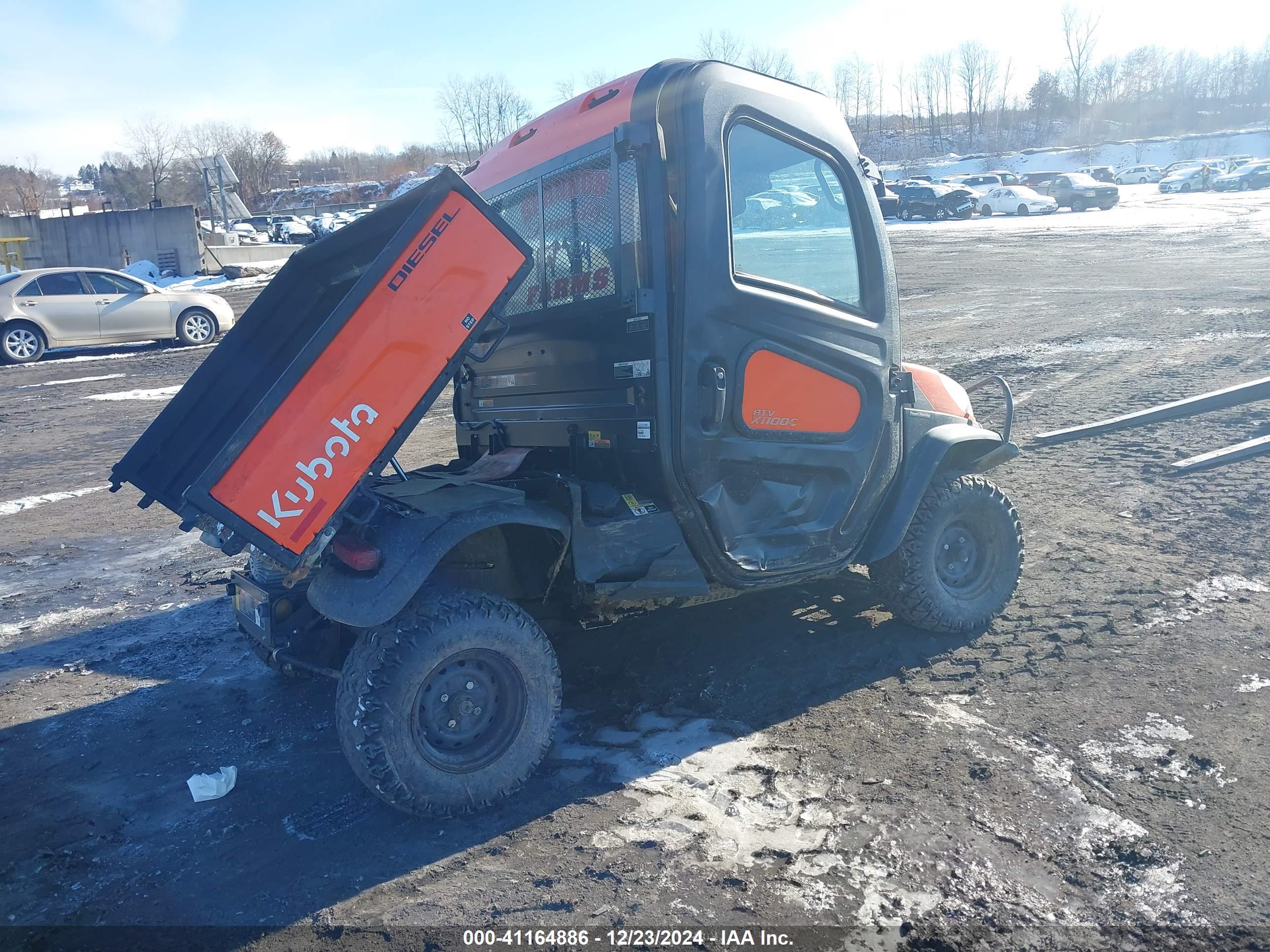 KUBOTA RTV1100 image 4