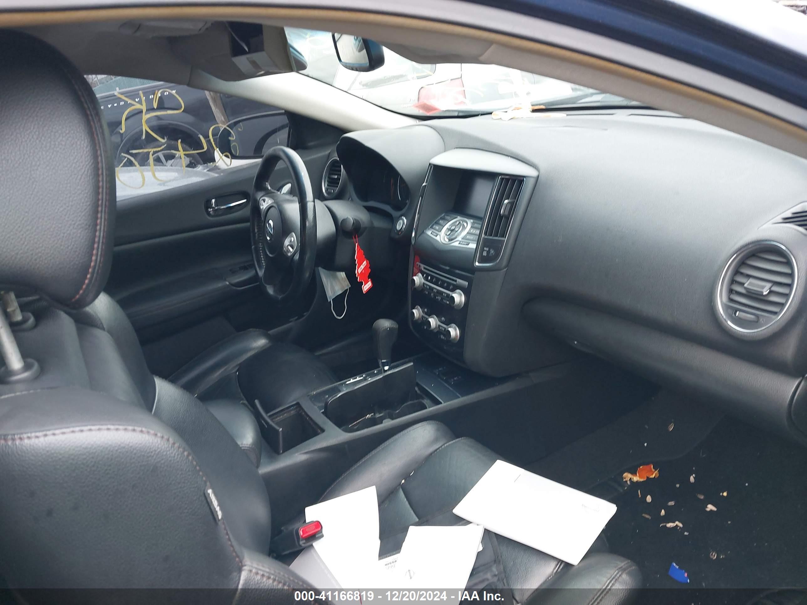 NISSAN MAXIMA image 5