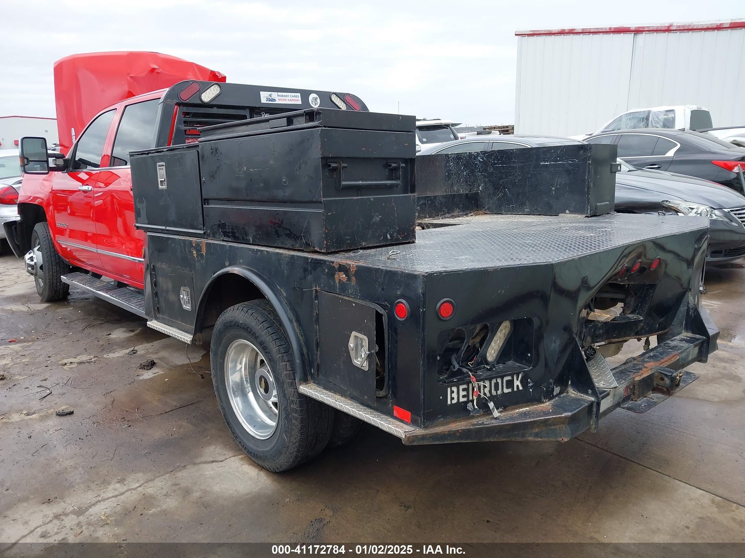 CHEVROLET SILVERADO image 3