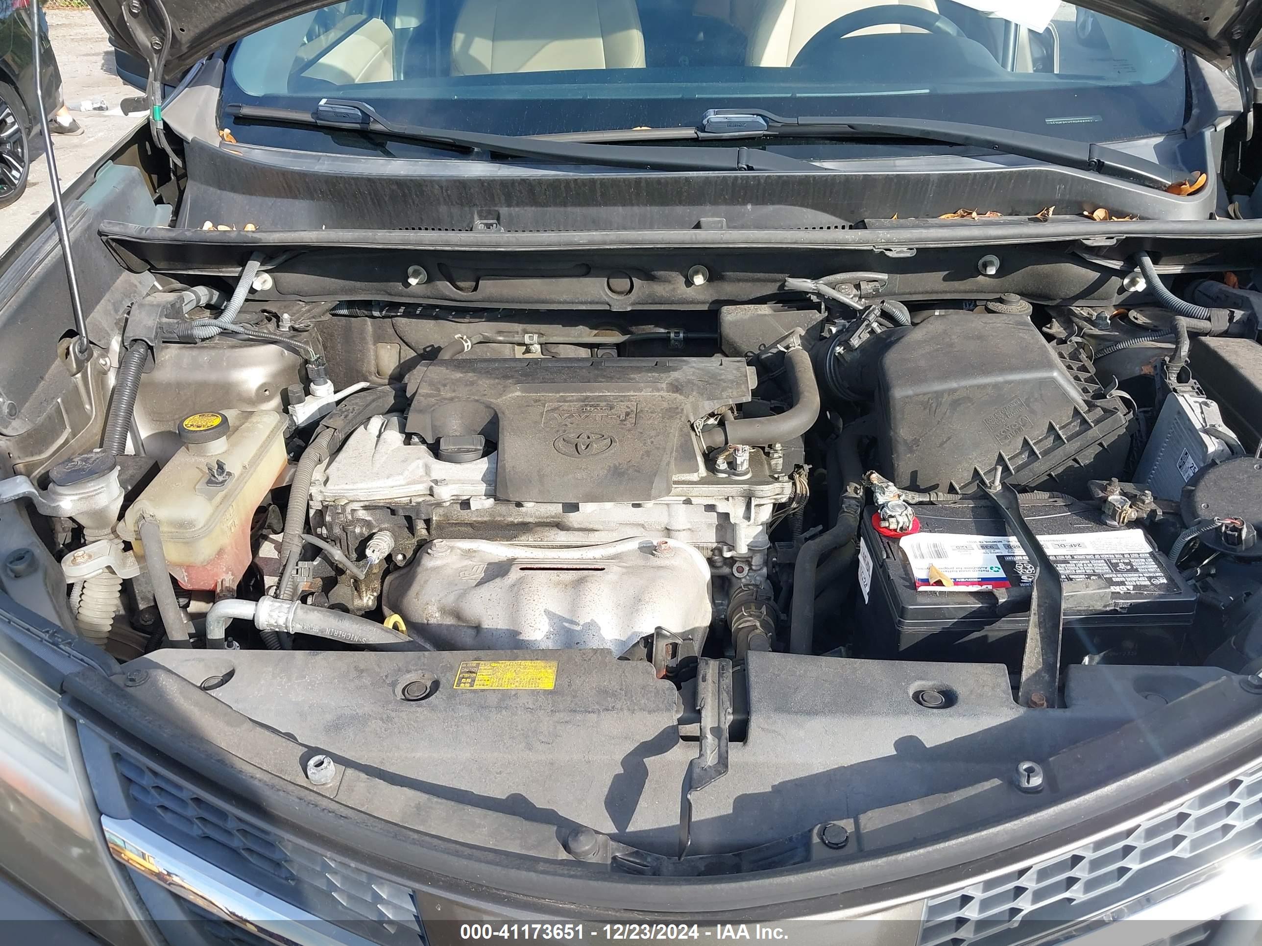 TOYOTA RAV4 image 10