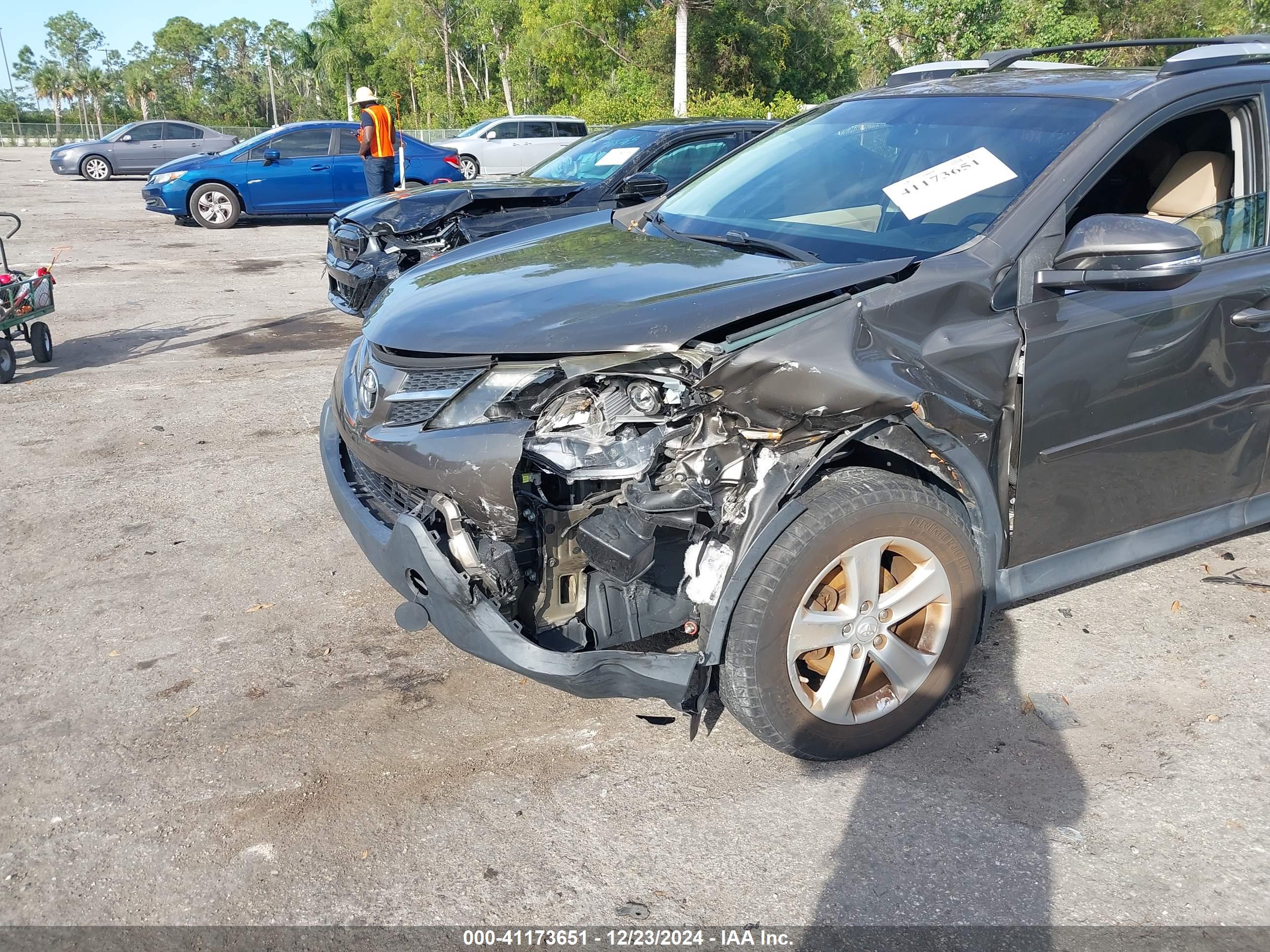 TOYOTA RAV4 image 6