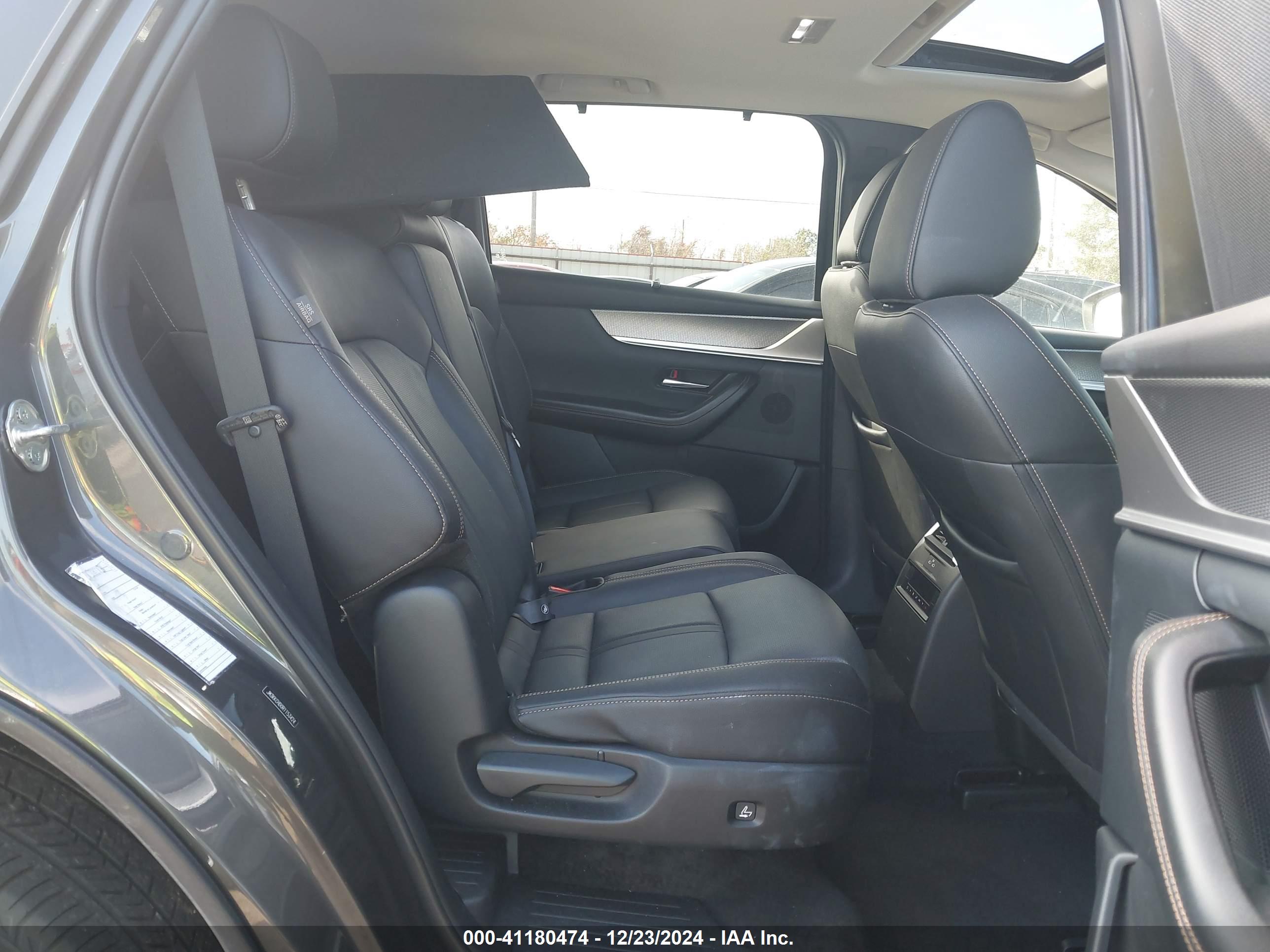 MAZDA CX-90 image 8