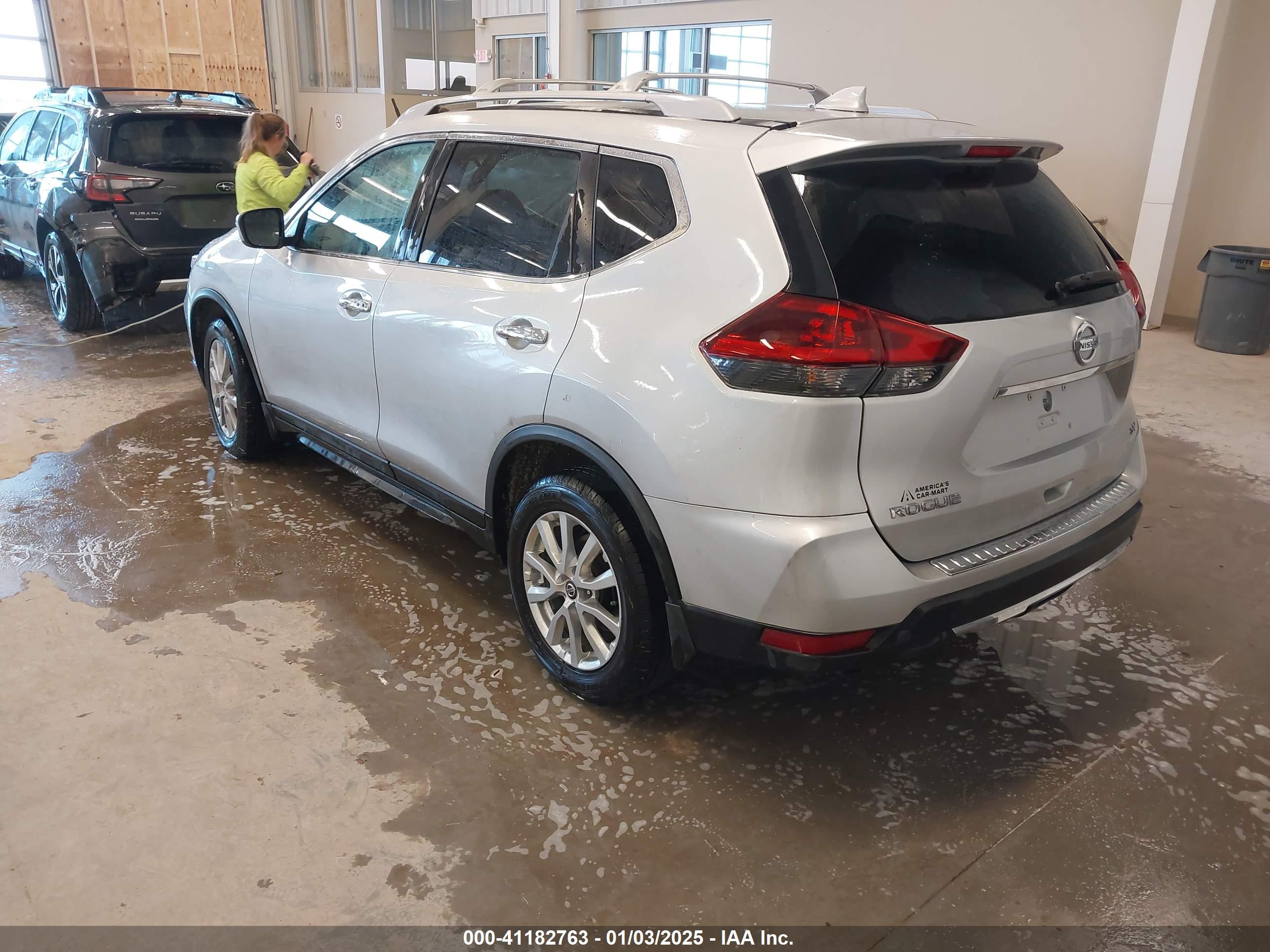 NISSAN ROGUE image 3