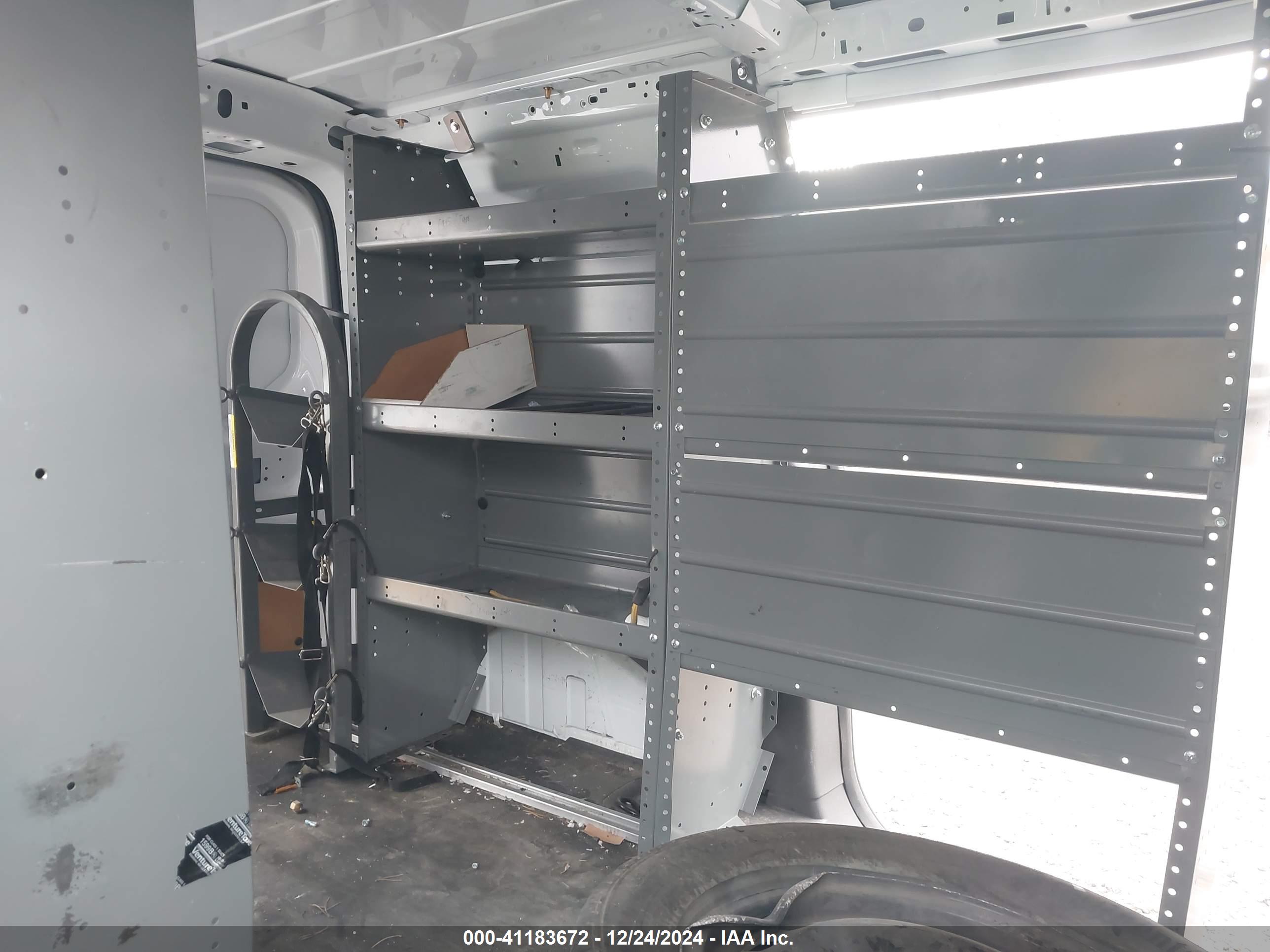 FORD TRANSIT image 8