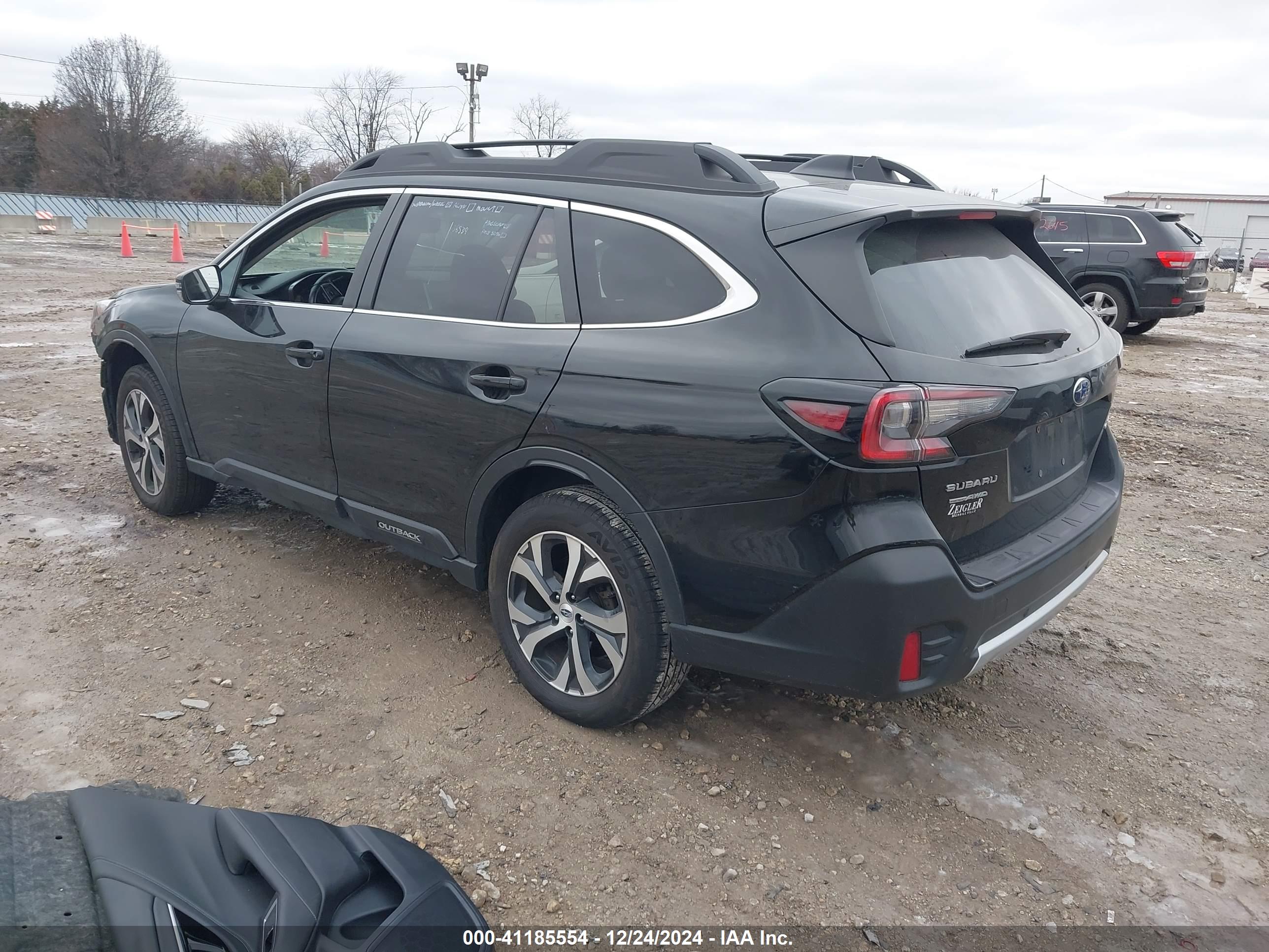 SUBARU OUTBACK image 3