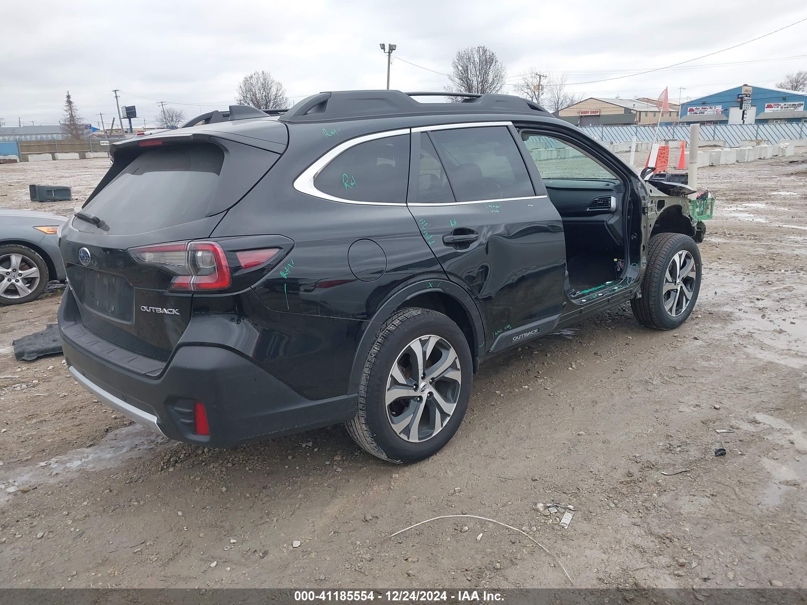 SUBARU OUTBACK image 4