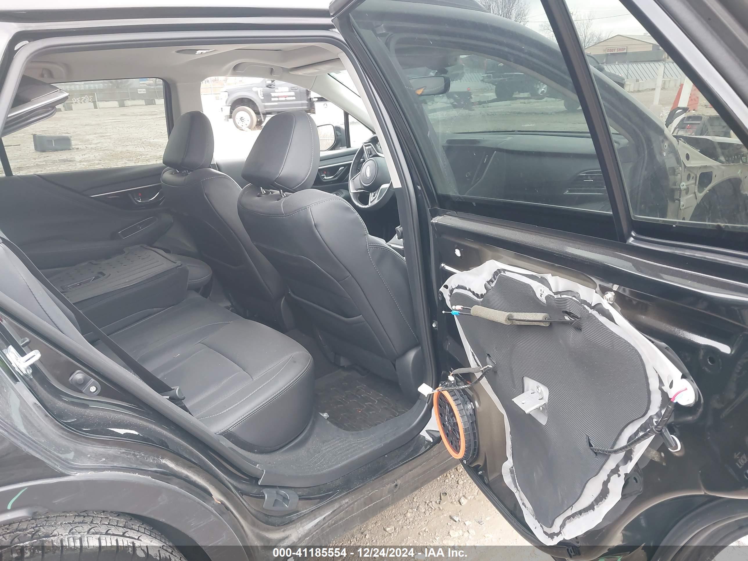 SUBARU OUTBACK image 8