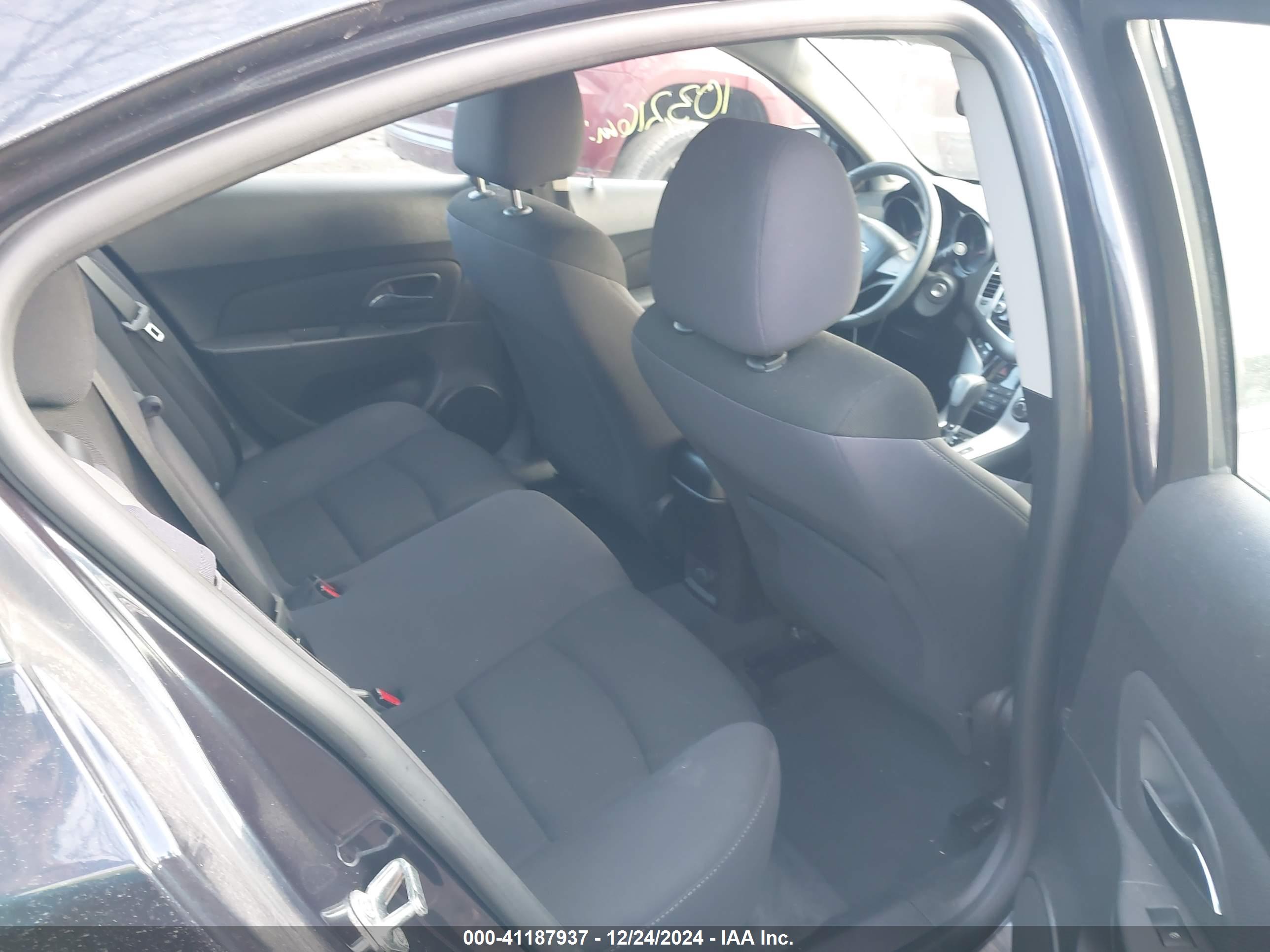 CHEVROLET CRUZE image 8