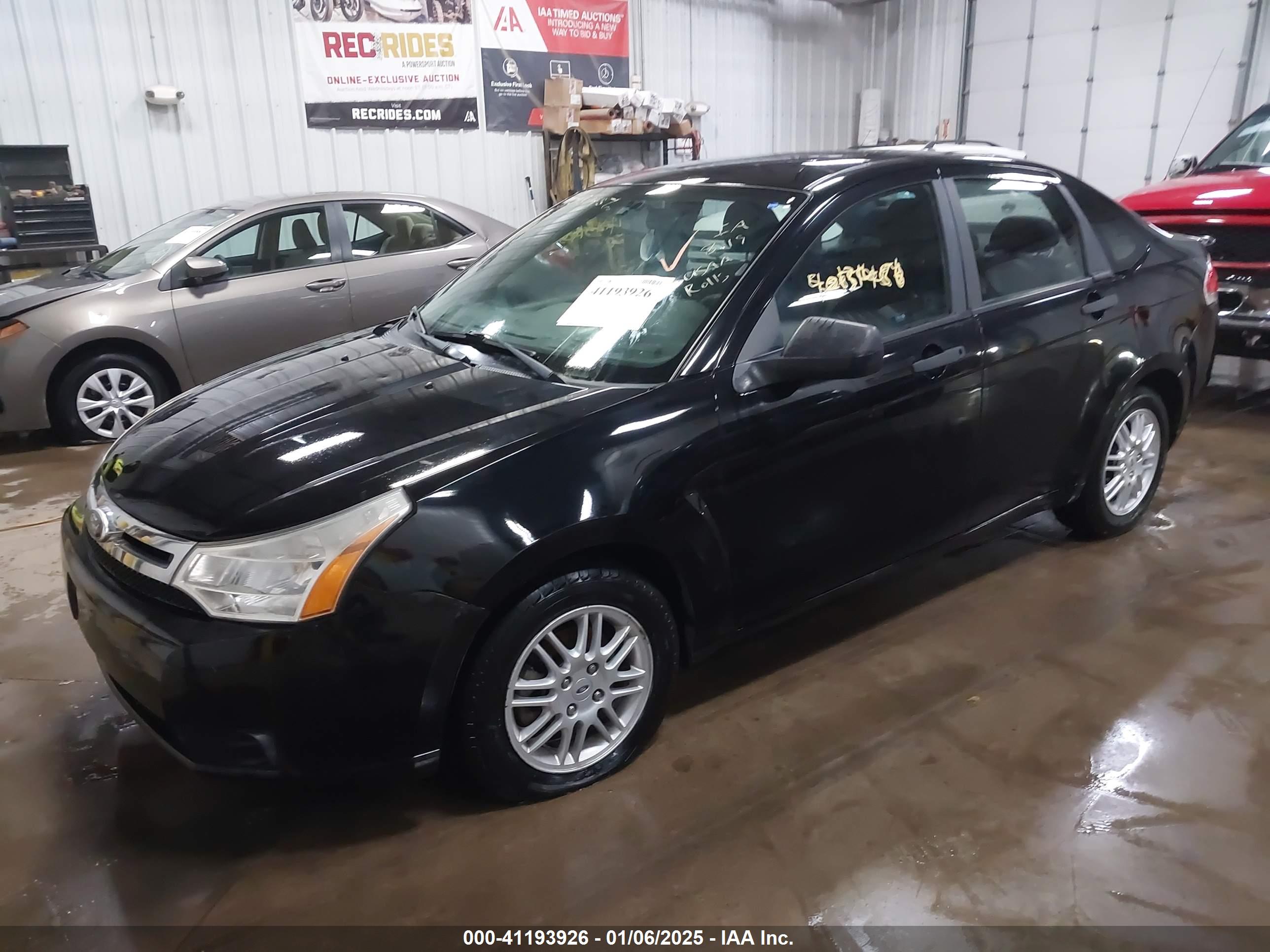 FORD FOCUS image 2