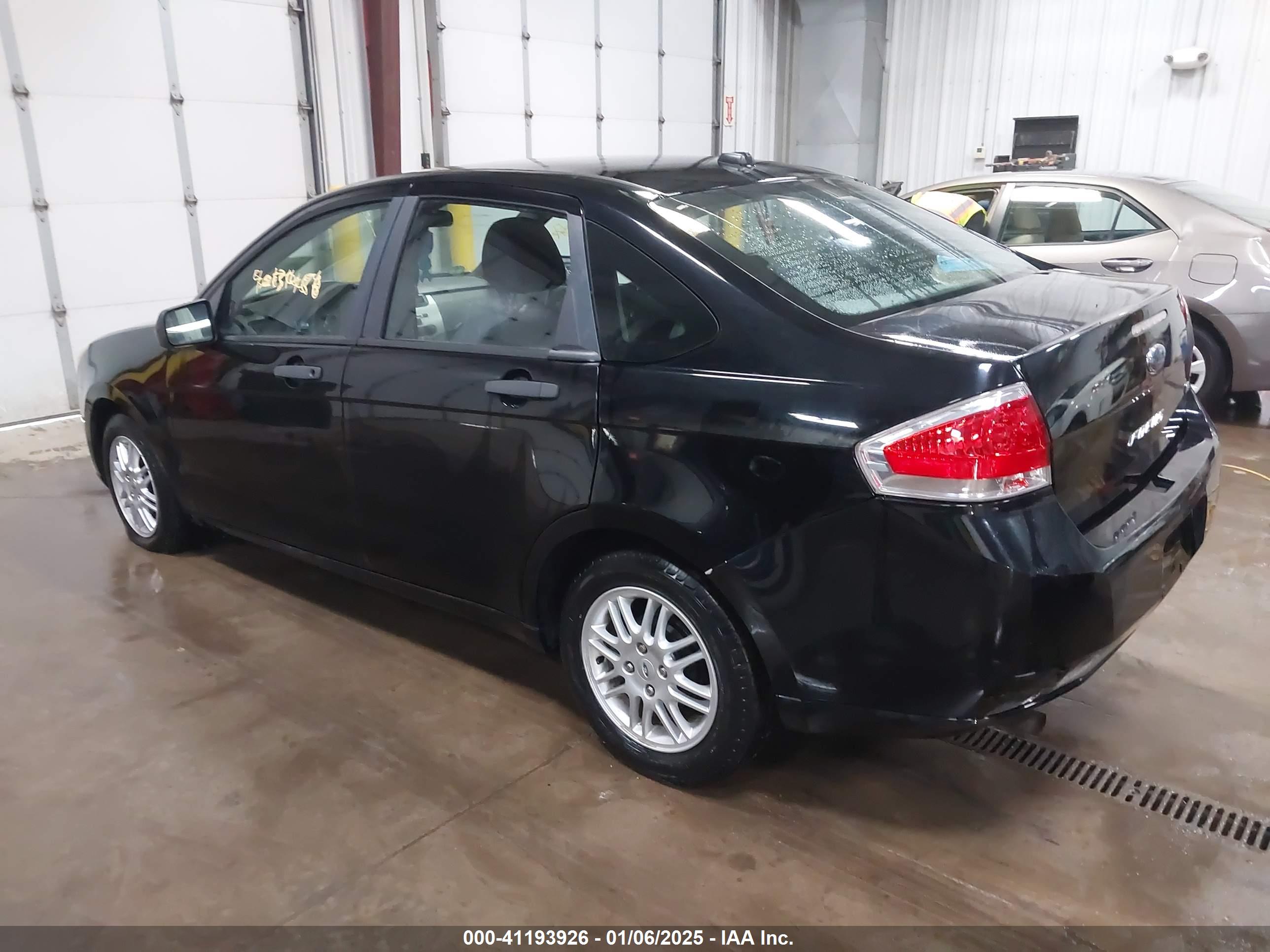 FORD FOCUS image 3