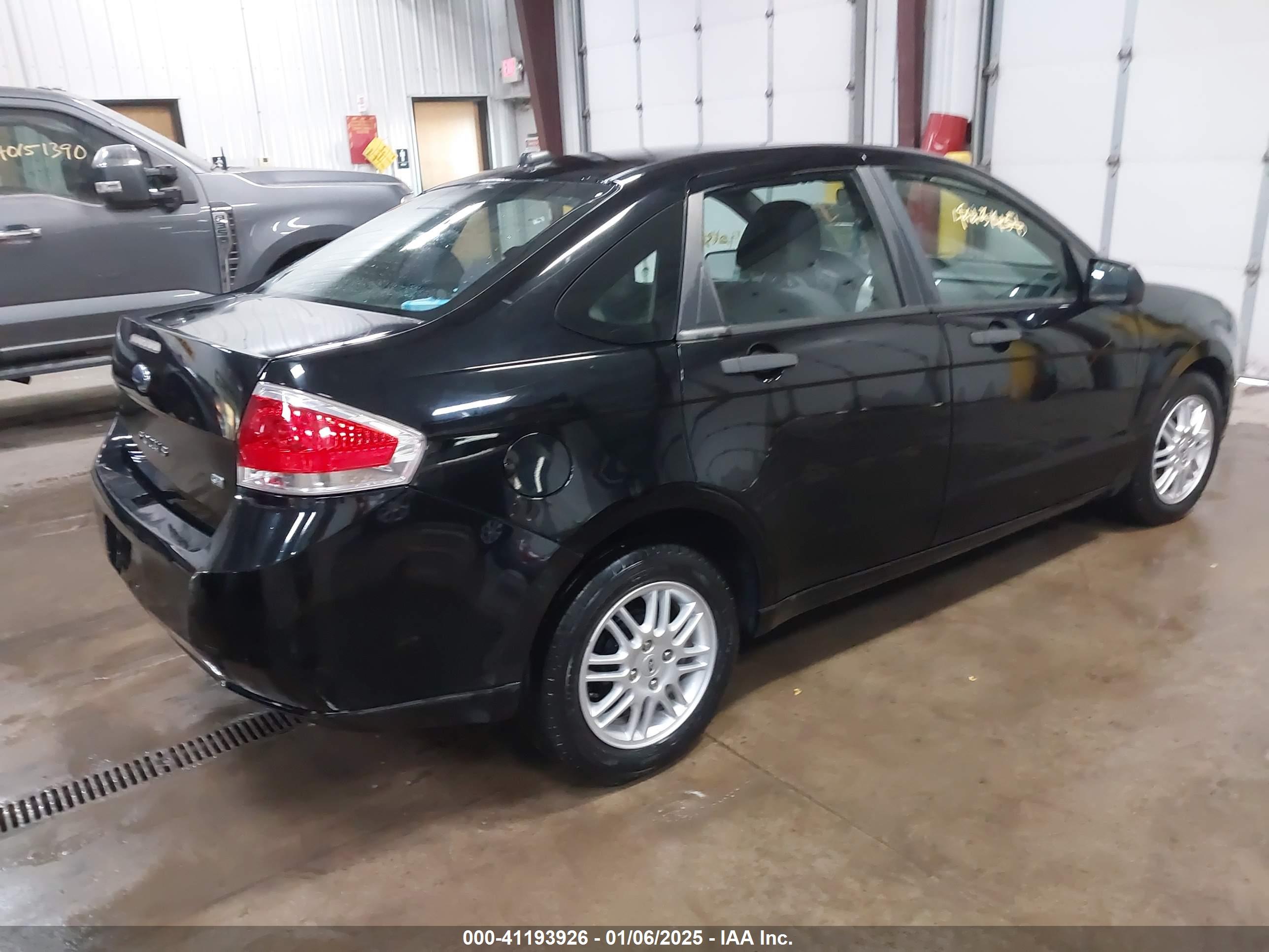 FORD FOCUS image 4