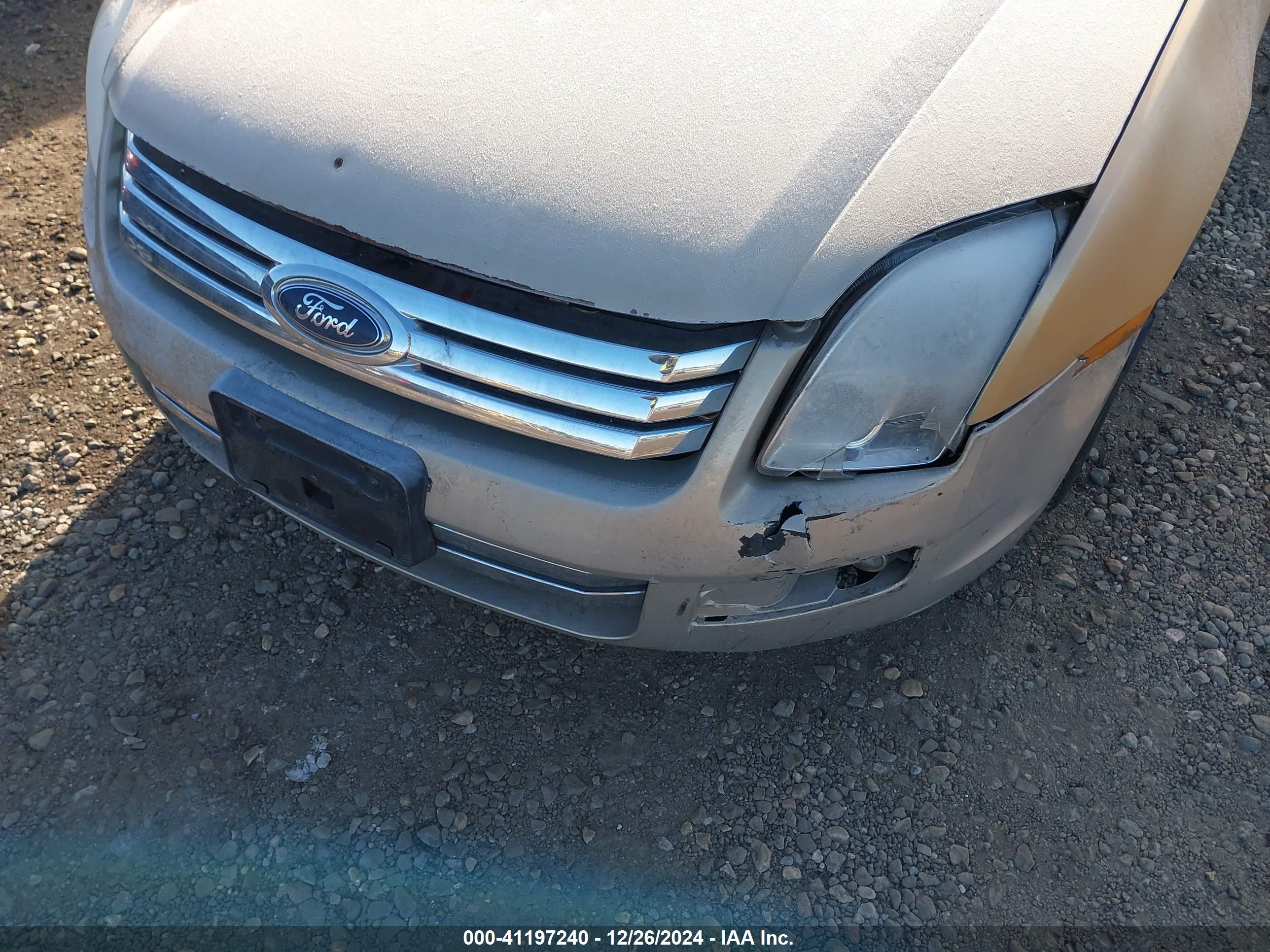 FORD FUSION image 6