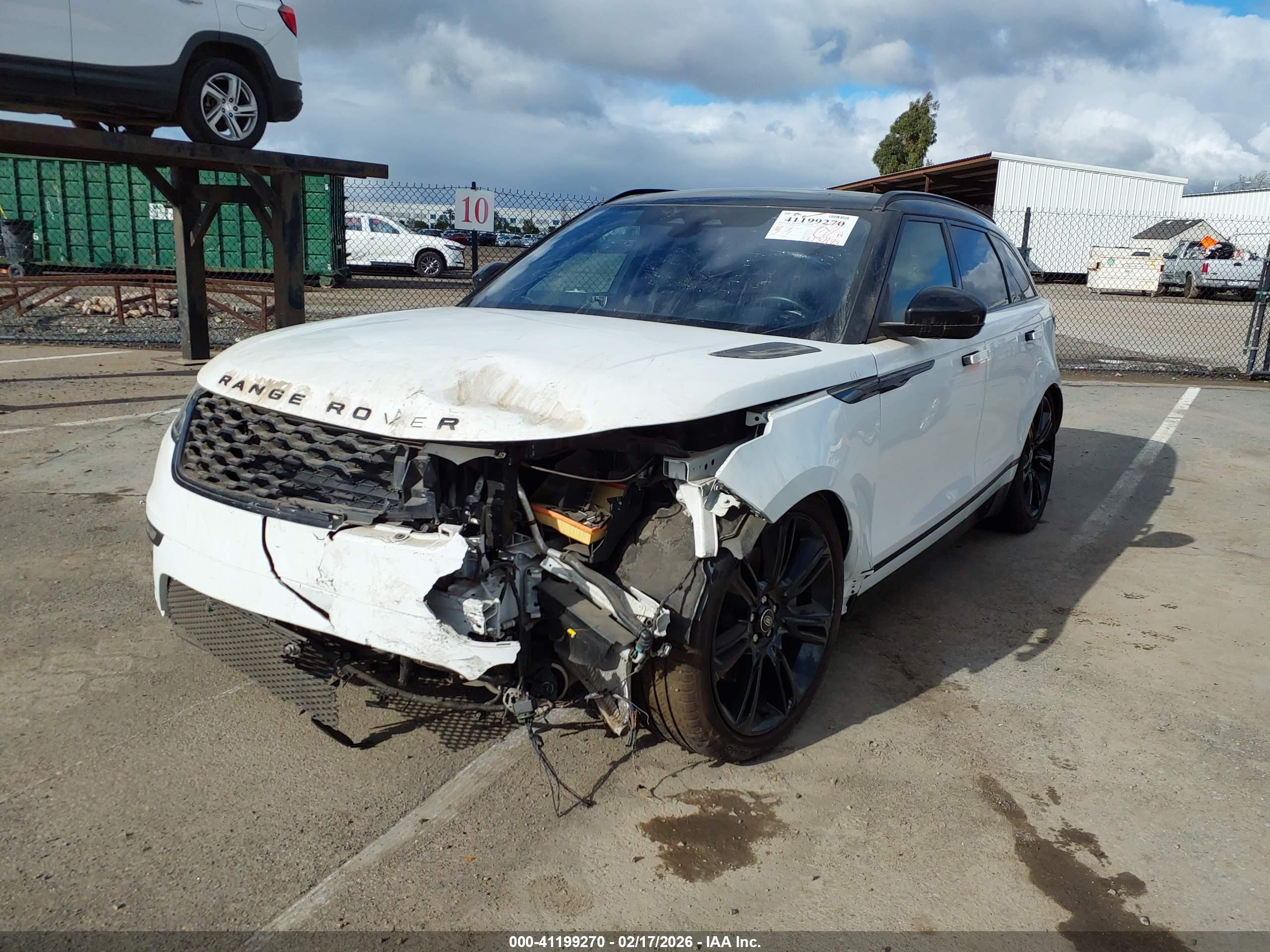 LAND ROVER image 6