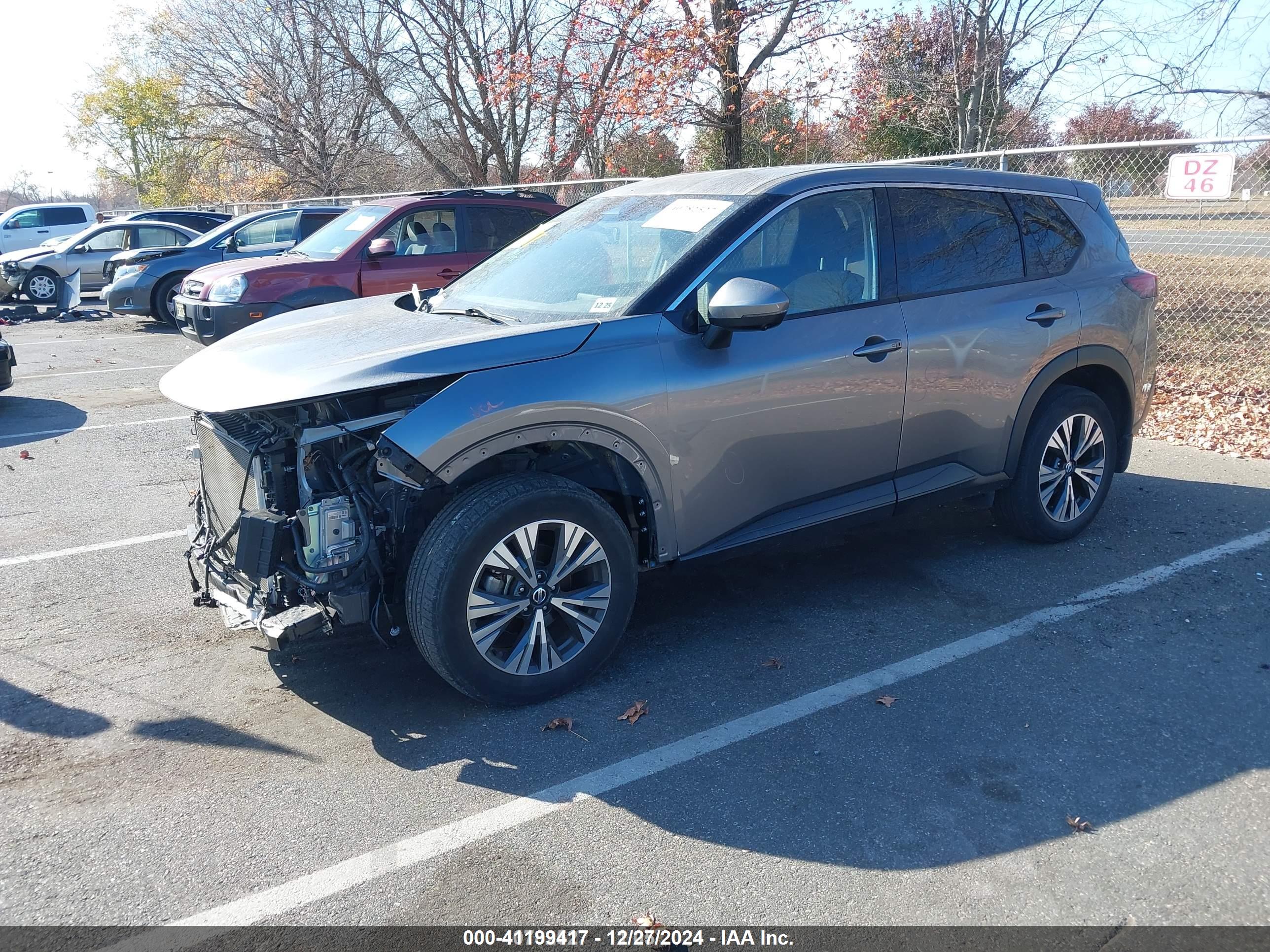 NISSAN ROGUE image 2