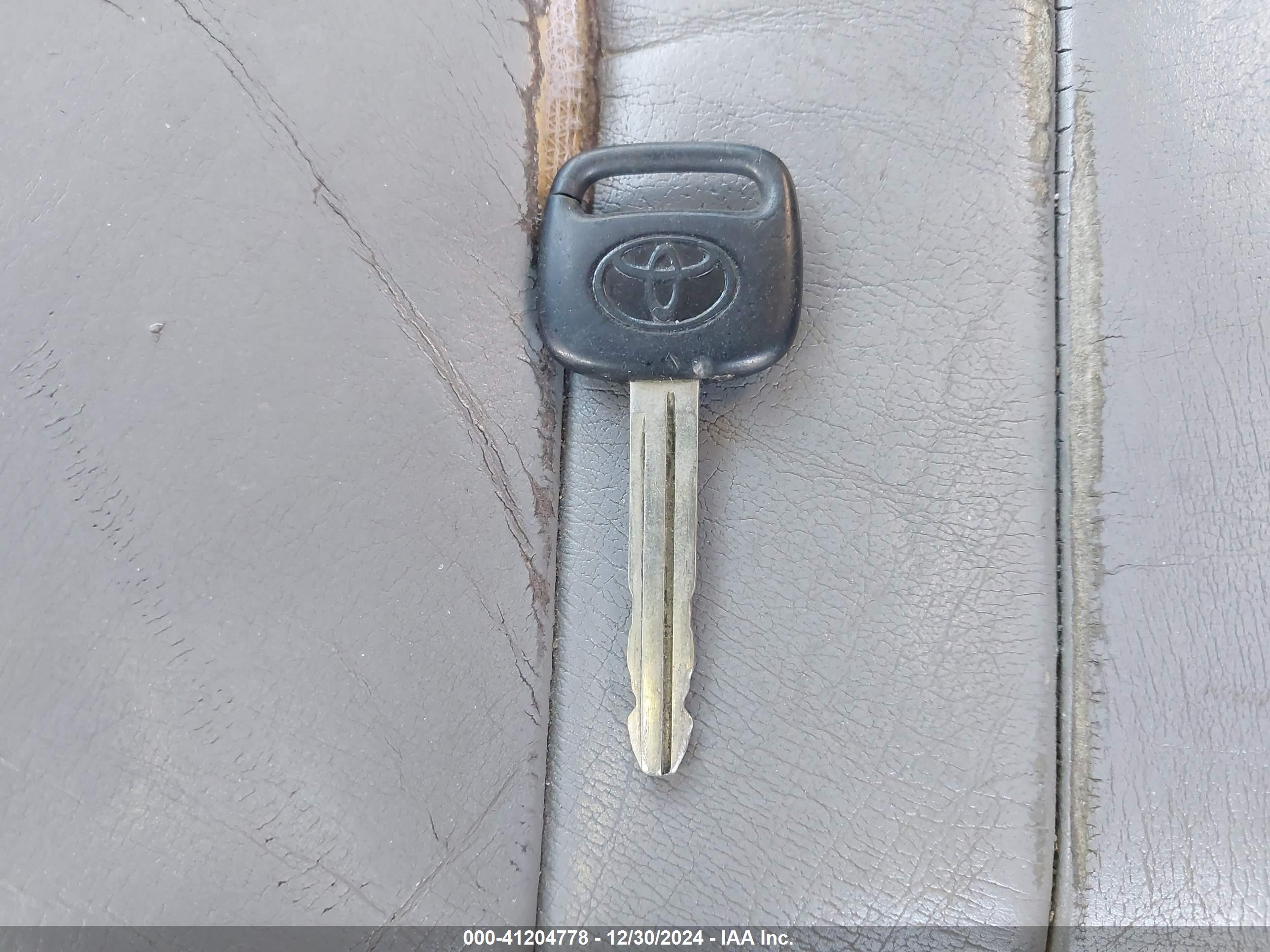 TOYOTA 4RUNNER image 11