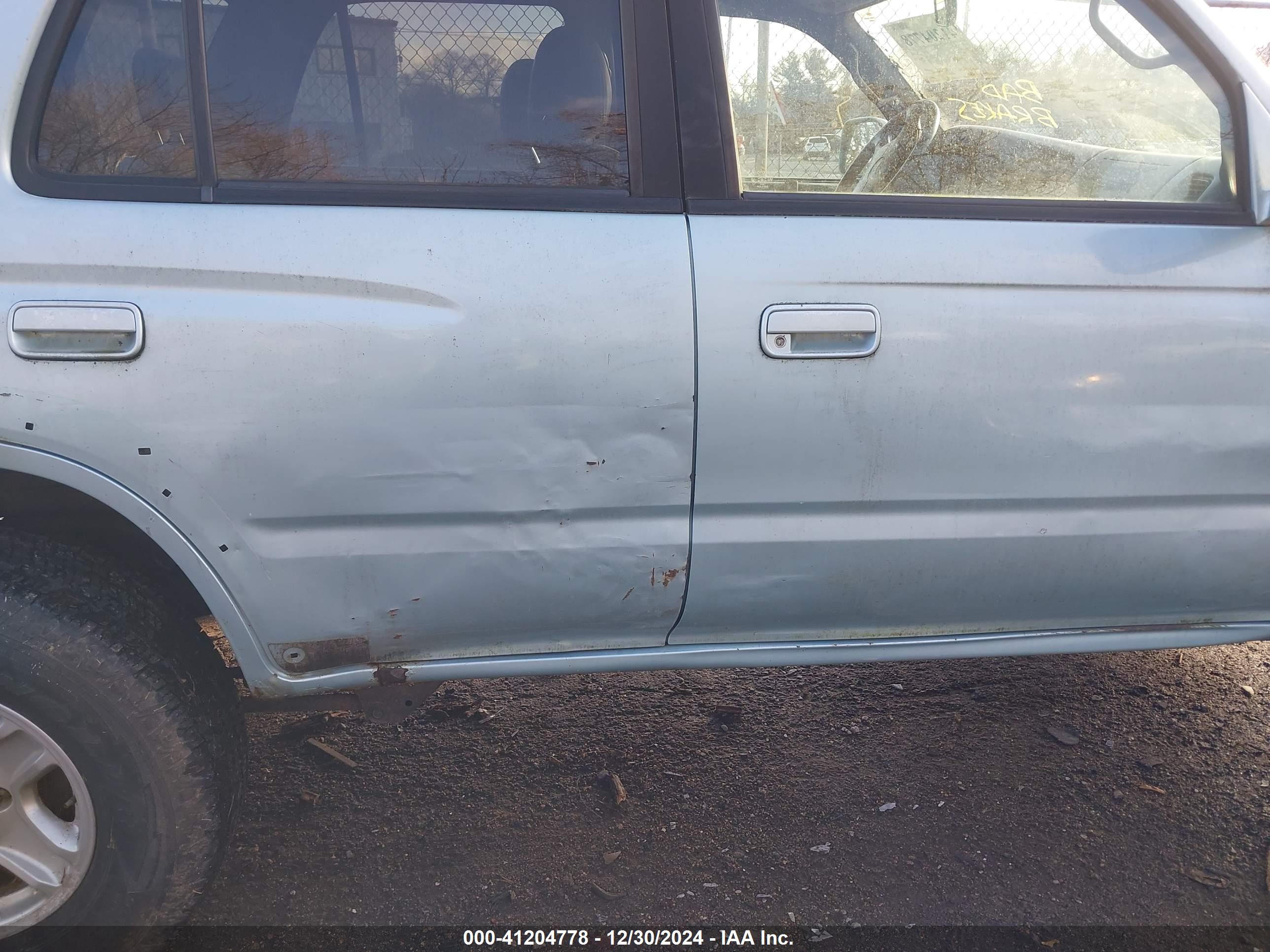 TOYOTA 4RUNNER image 6