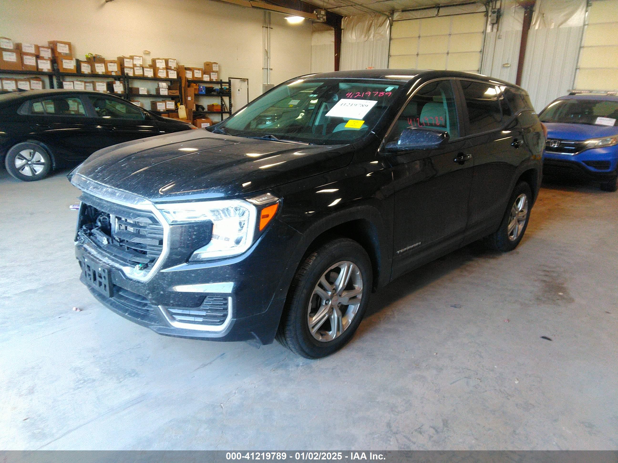 GMC TERRAIN image 2