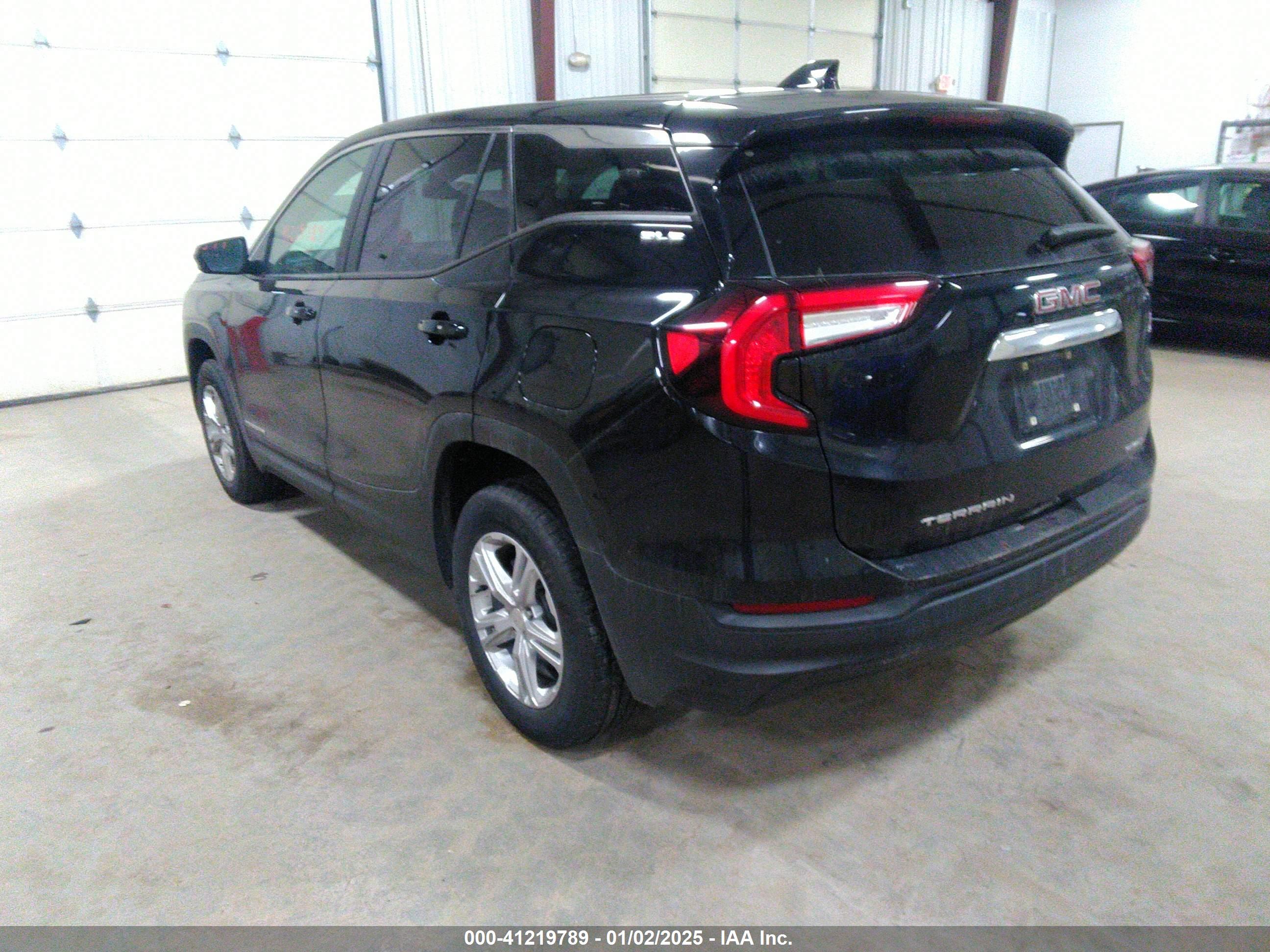 GMC TERRAIN image 3