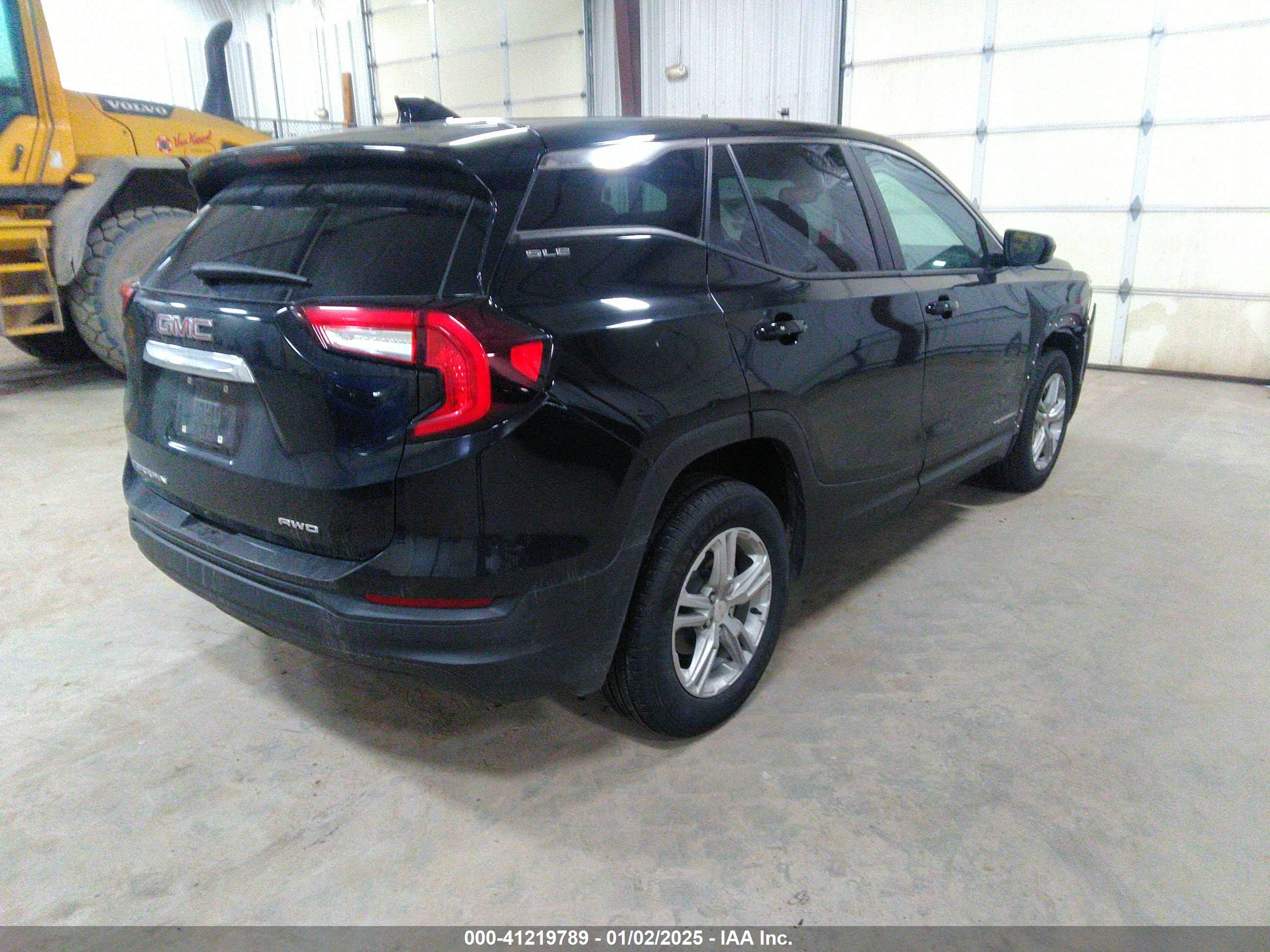GMC TERRAIN image 4