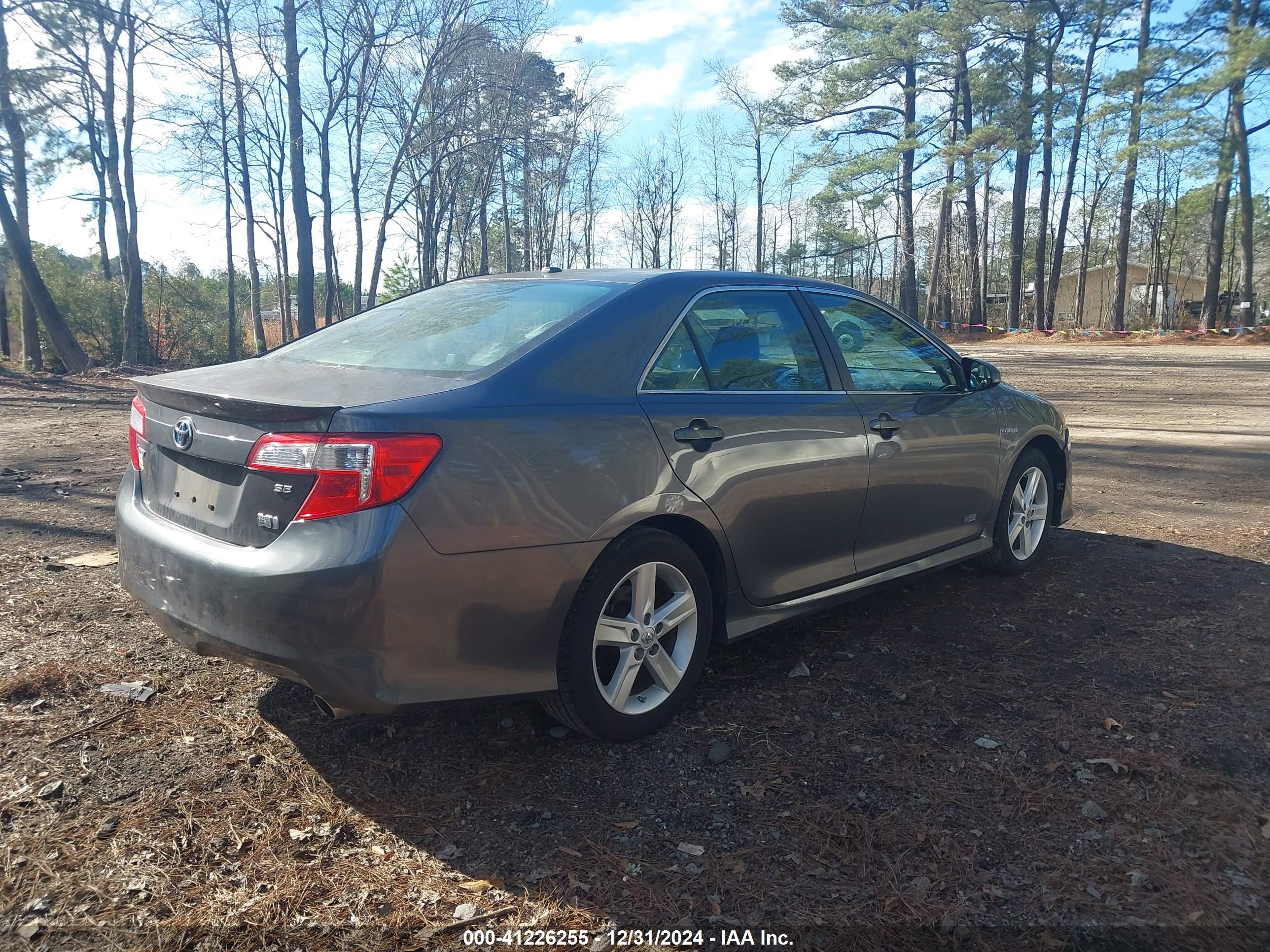 TOYOTA CAMRY image 4