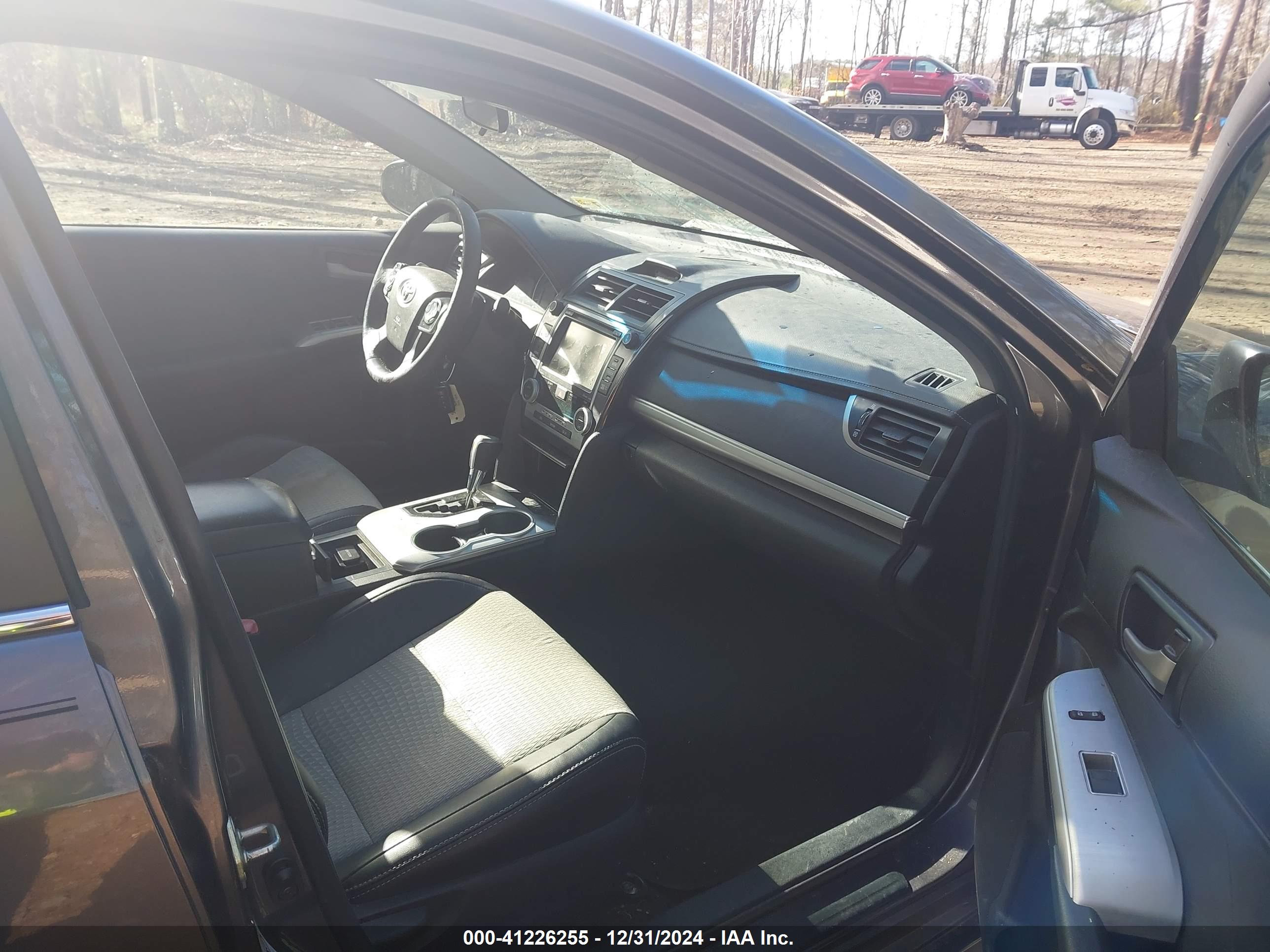 TOYOTA CAMRY image 5