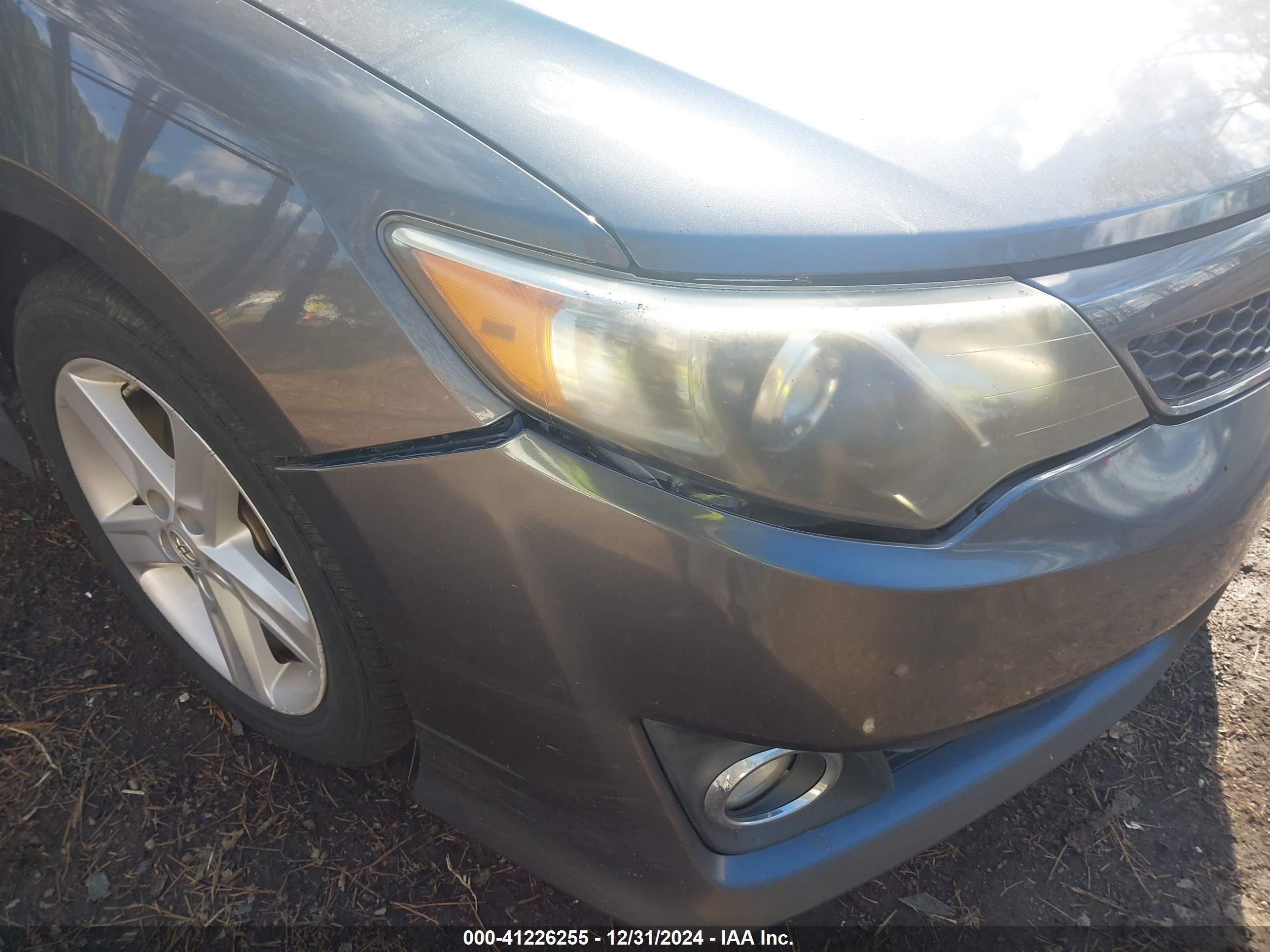 TOYOTA CAMRY image 6