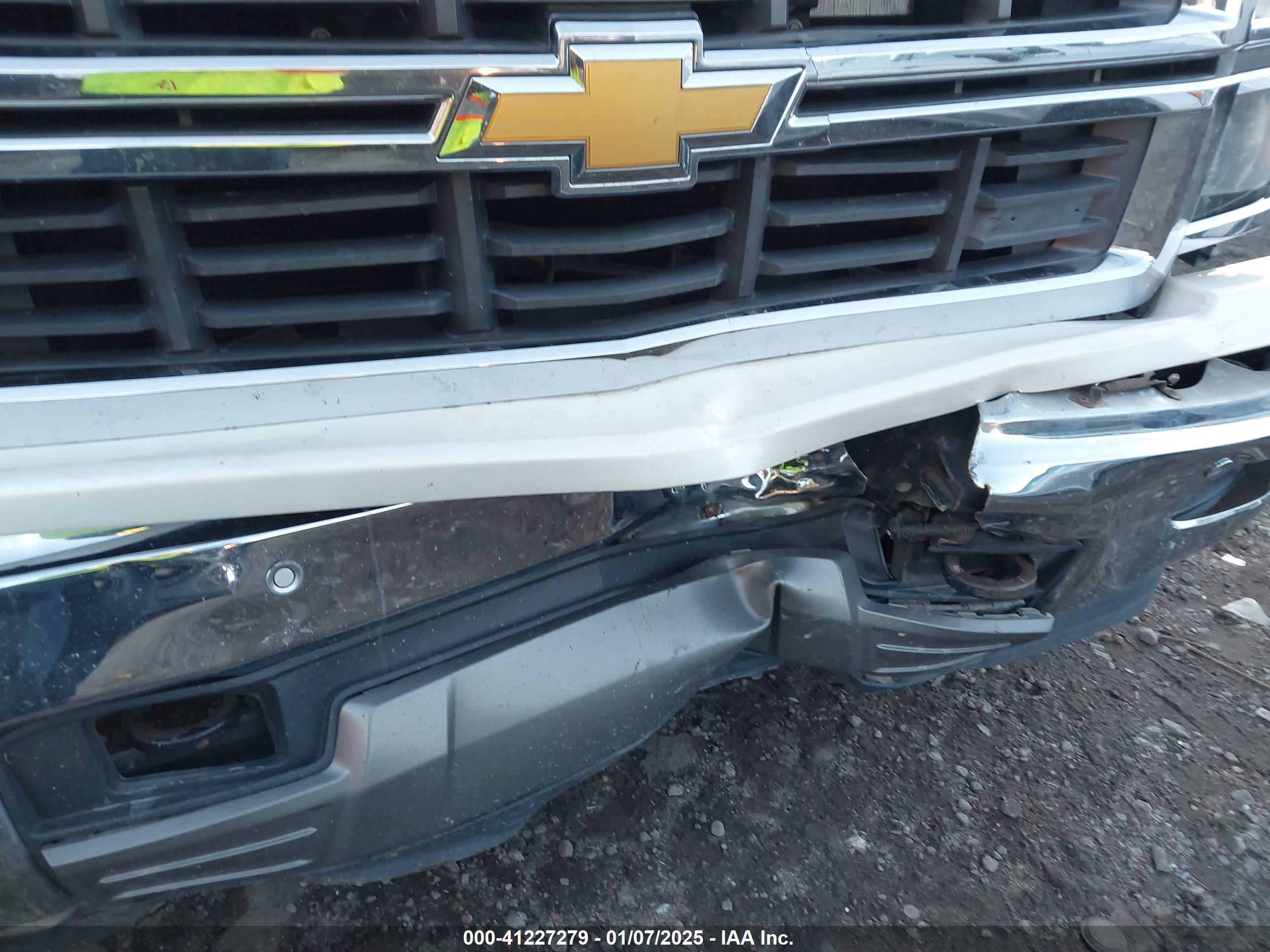 CHEVROLET SILVERADO image 6