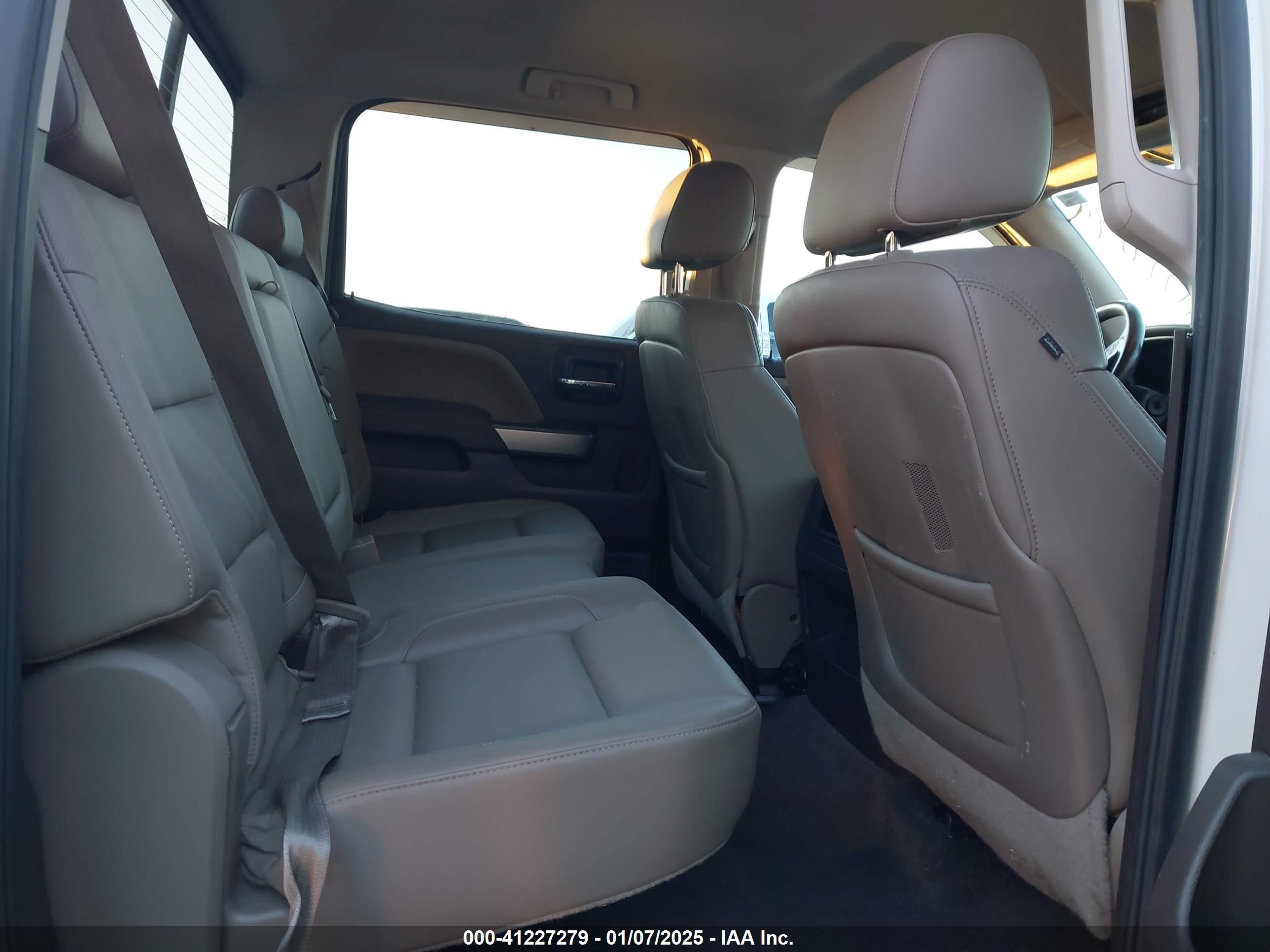 CHEVROLET SILVERADO image 8