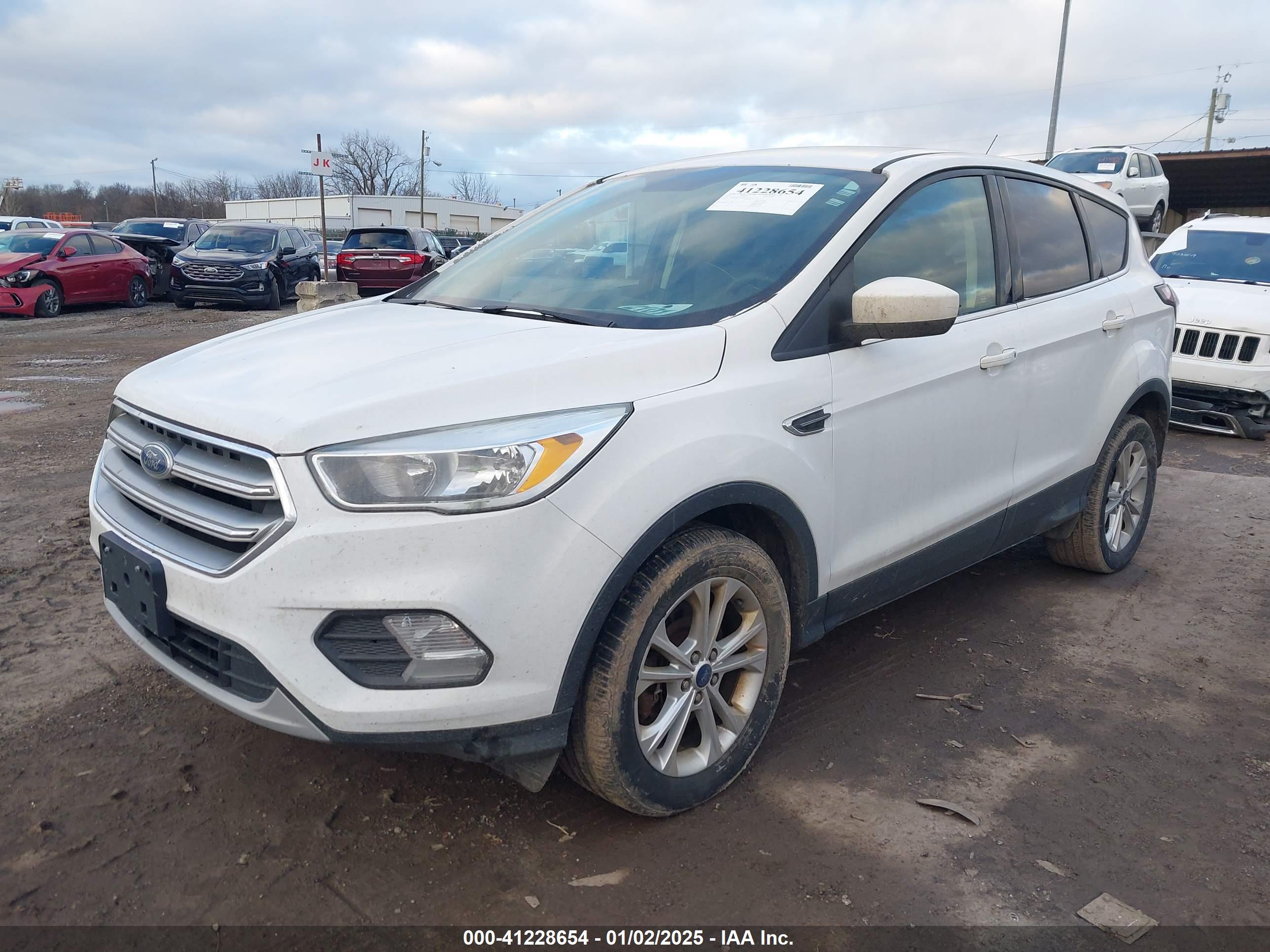 FORD ESCAPE image 2