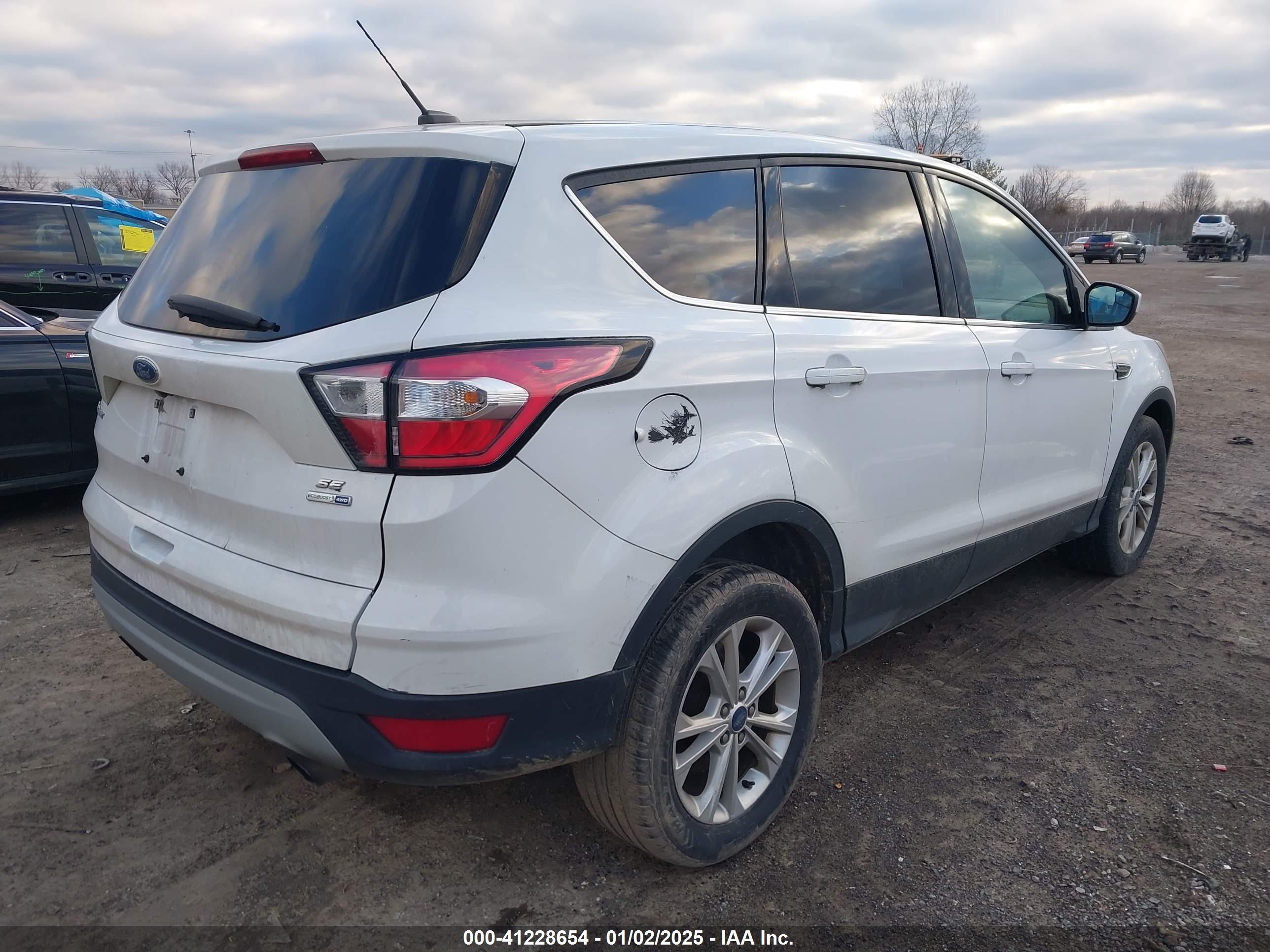 FORD ESCAPE image 4