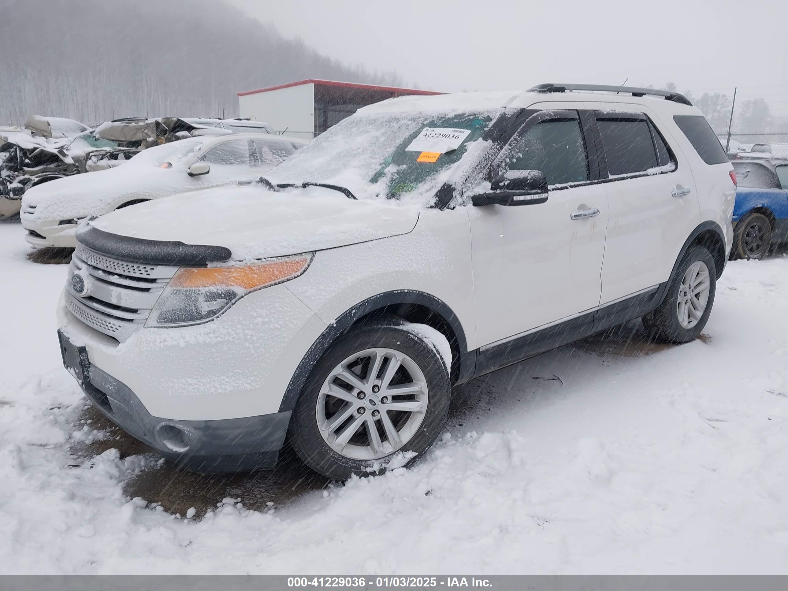 FORD EXPLORER image 2