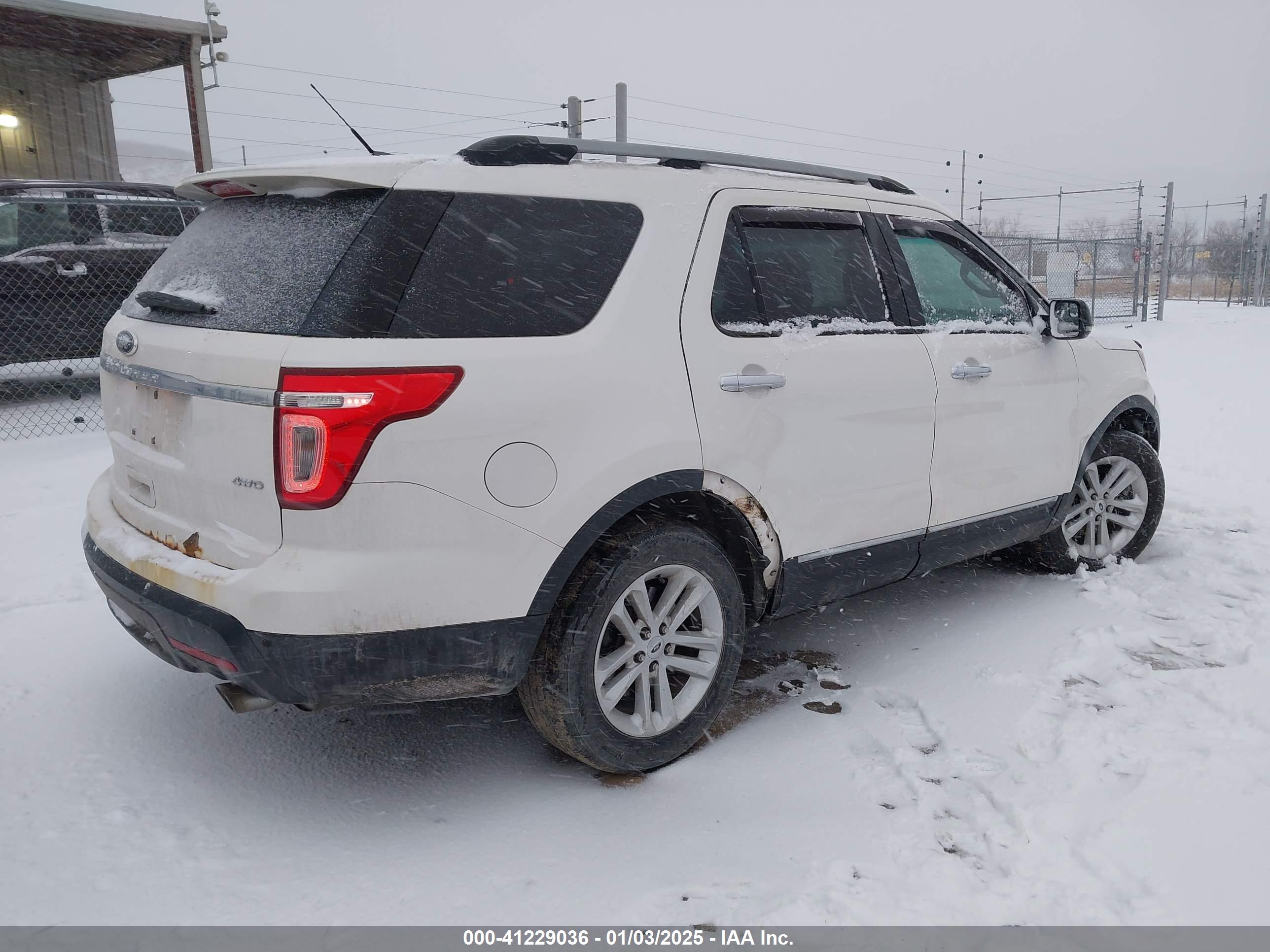 FORD EXPLORER image 4