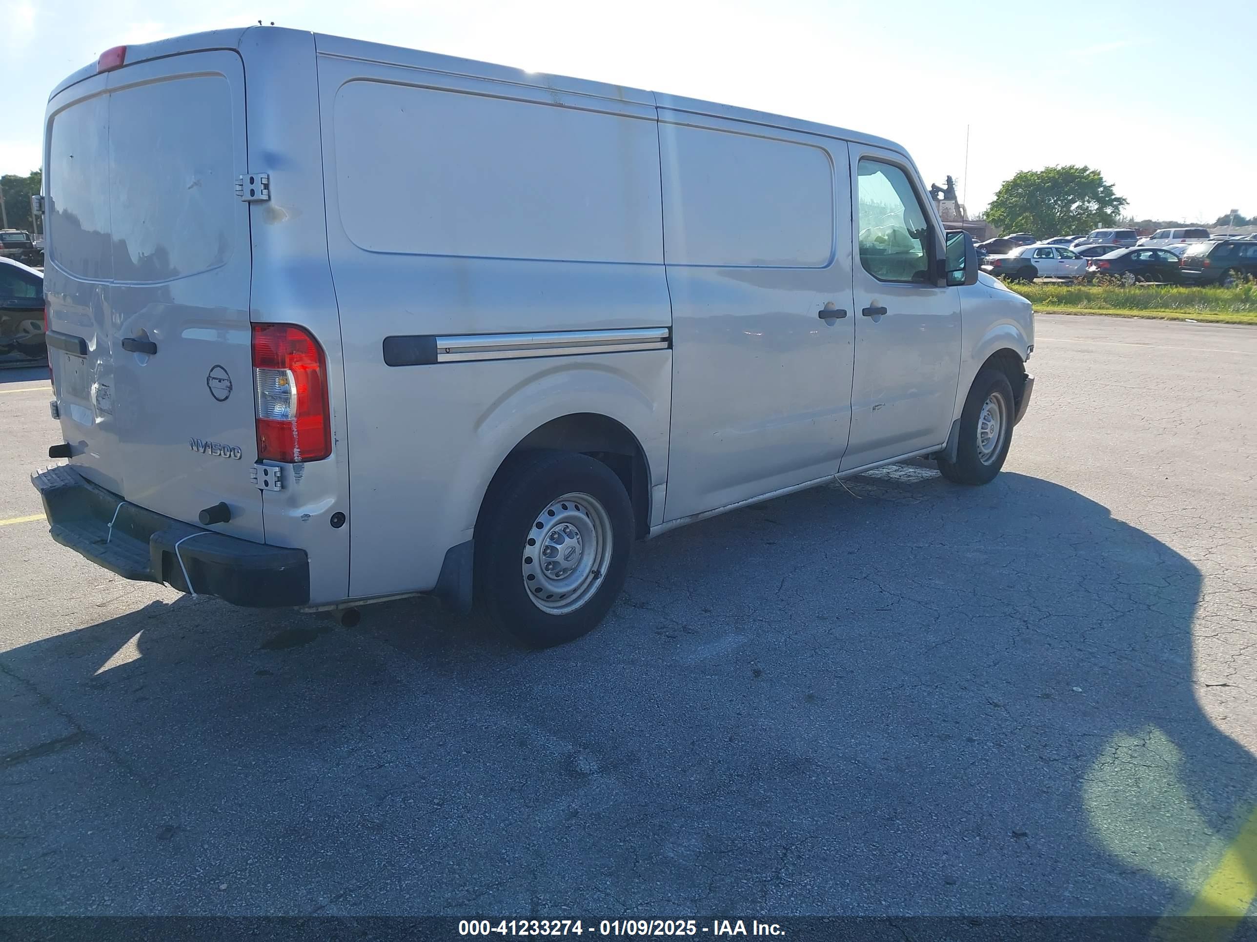 NISSAN NV image 4