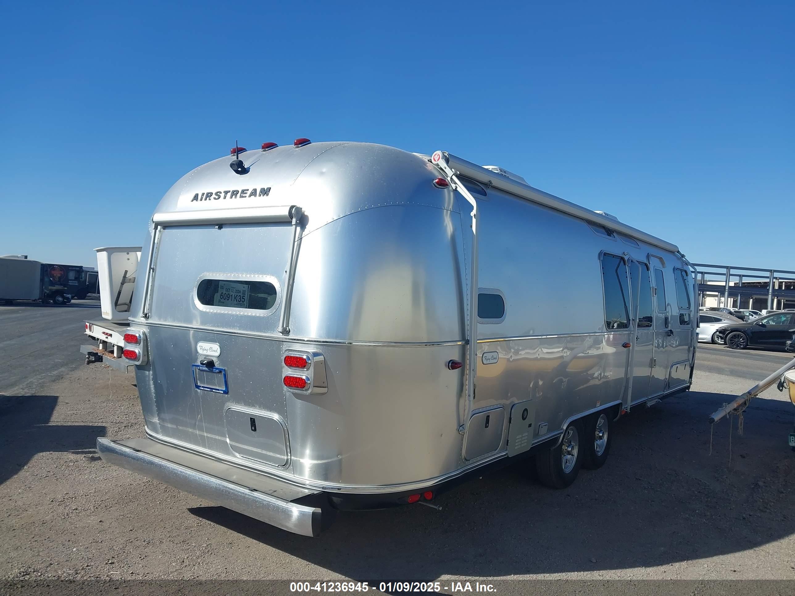 AIRSTREAM FLYING image 4