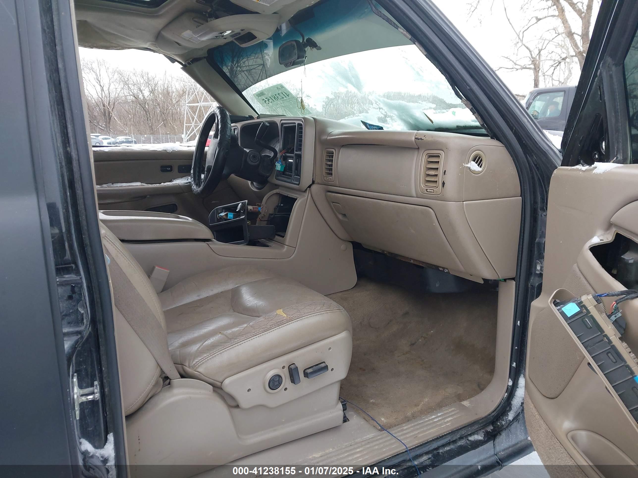 CHEVROLET SILVERADO image 5