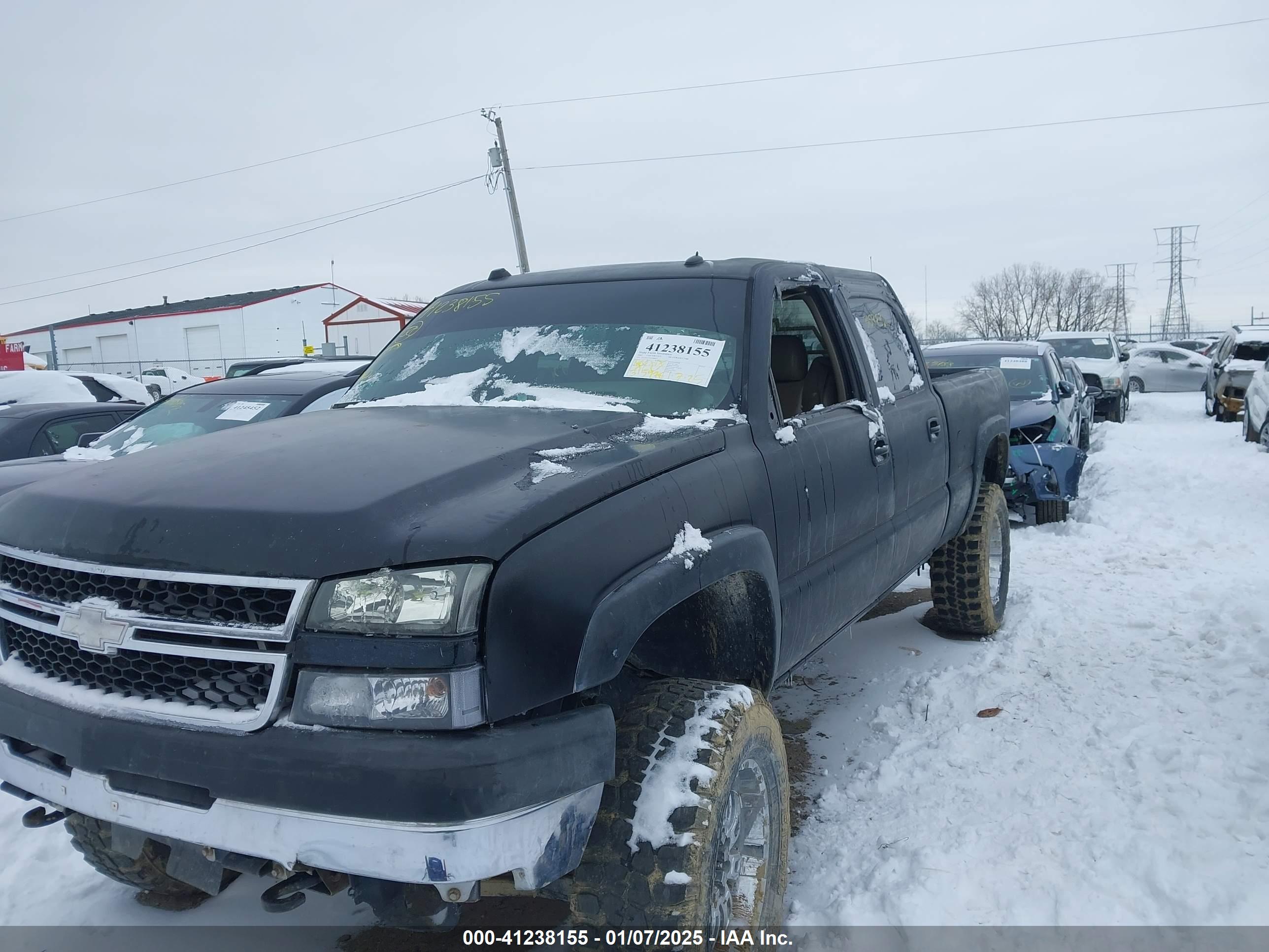 CHEVROLET SILVERADO image 6