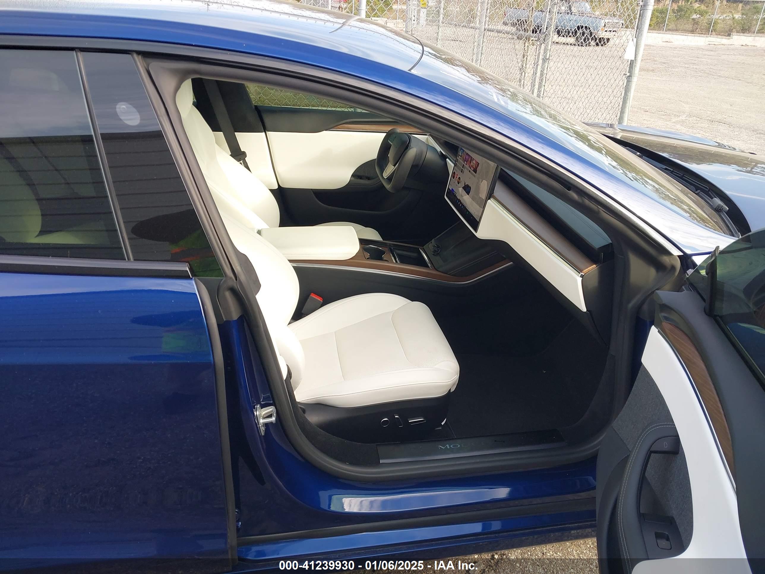 TESLA MODEL image 5