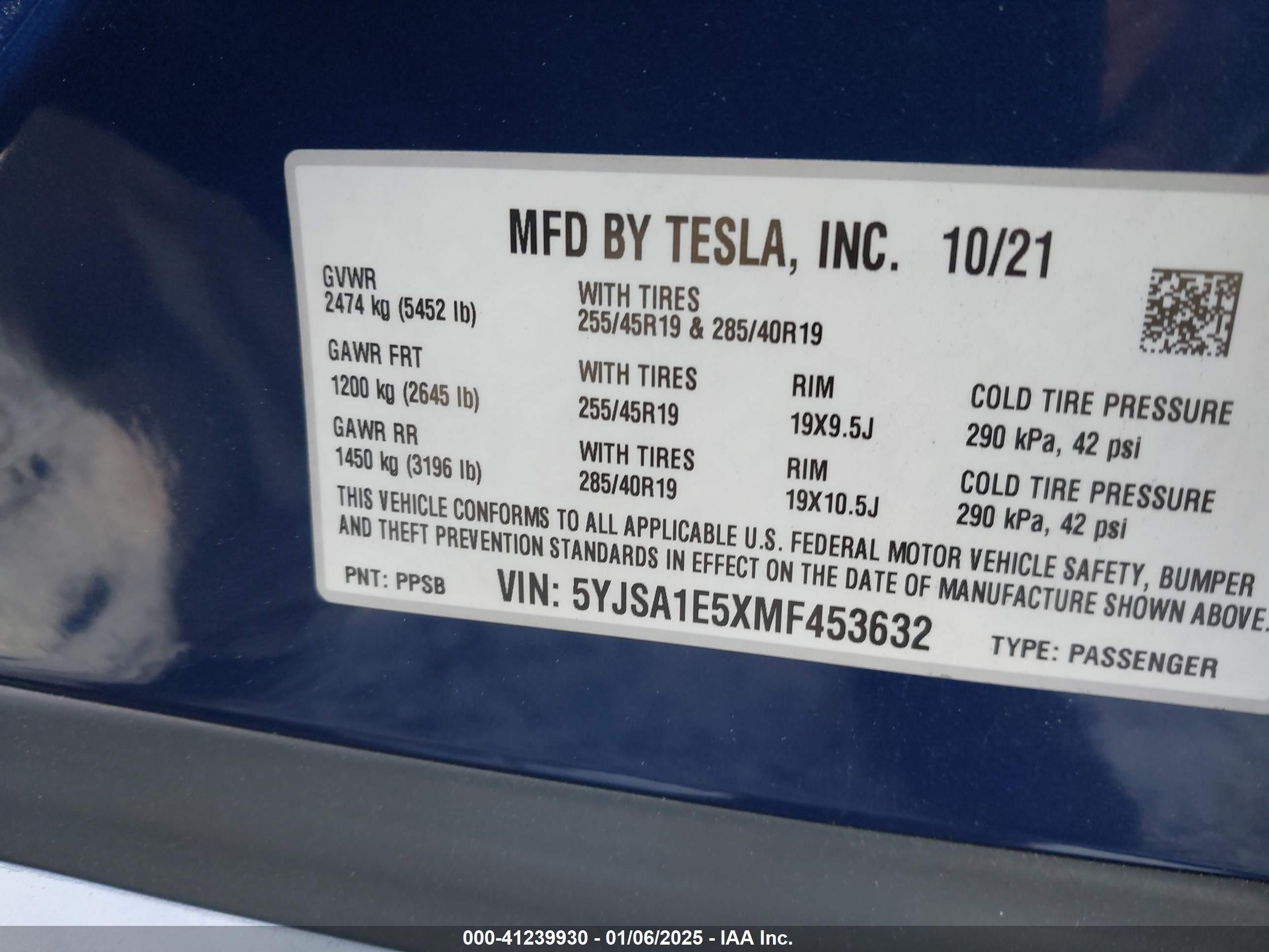 TESLA MODEL image 9