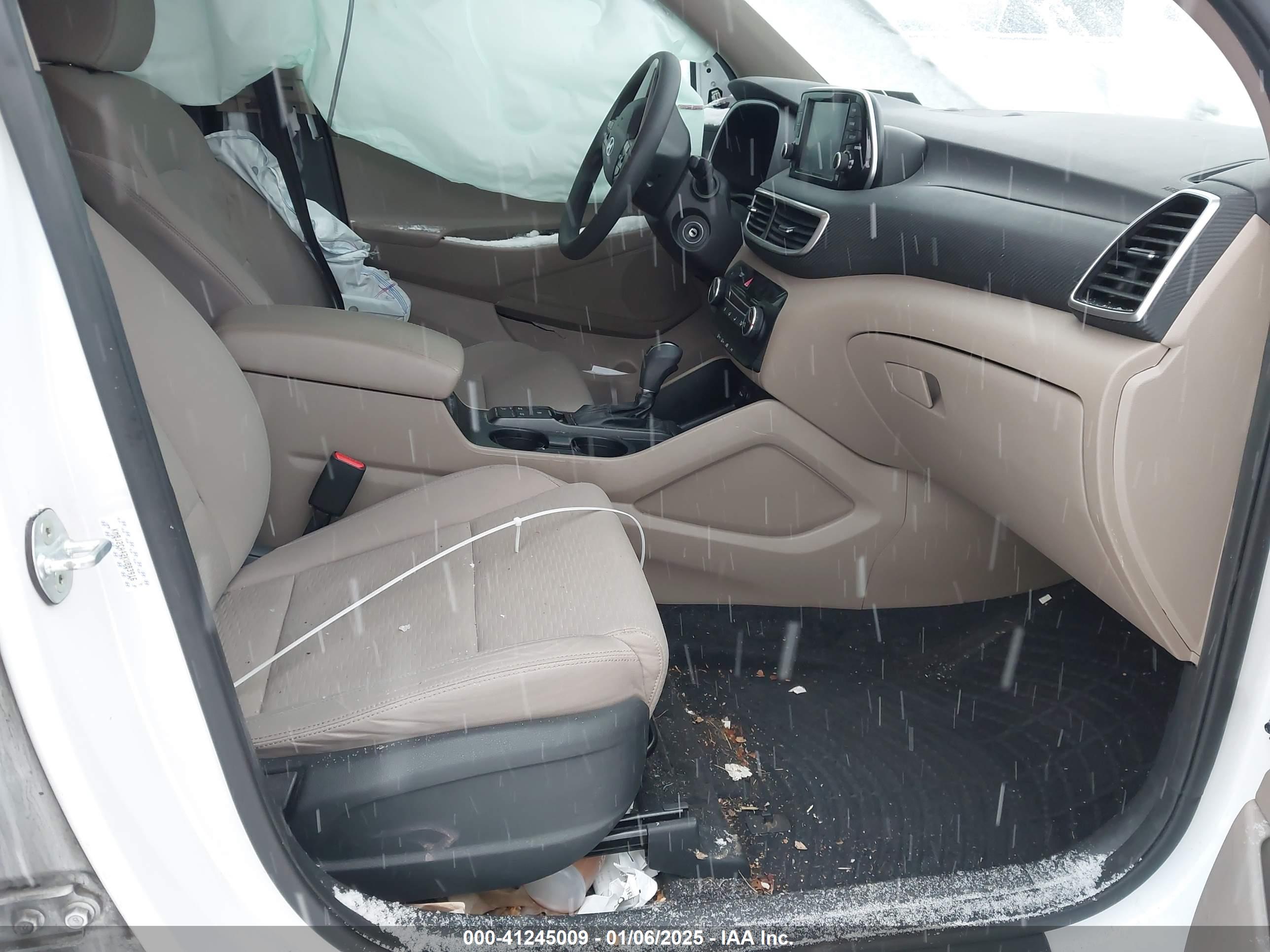 HYUNDAI TUCSON image 5