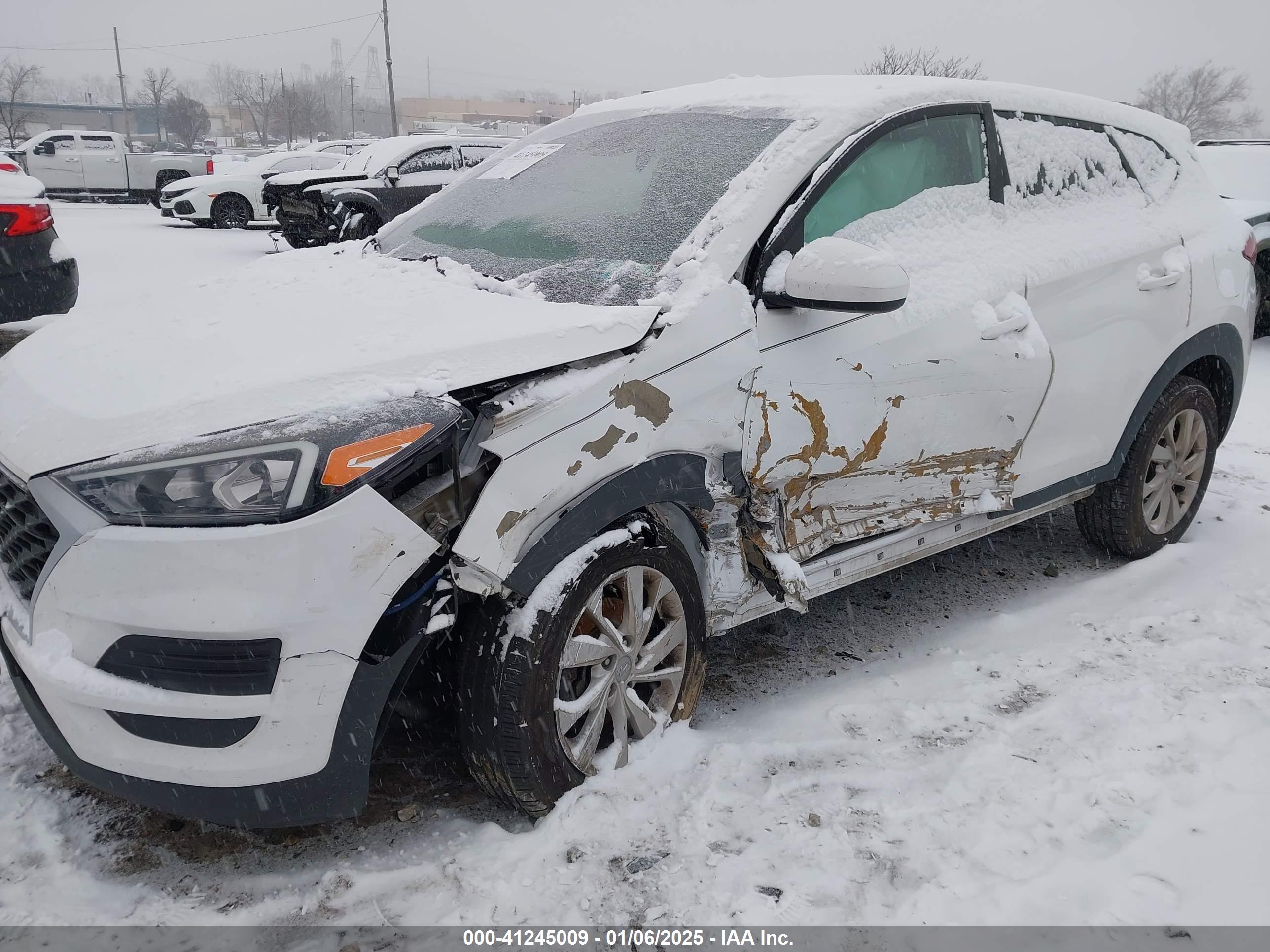 HYUNDAI TUCSON image 6